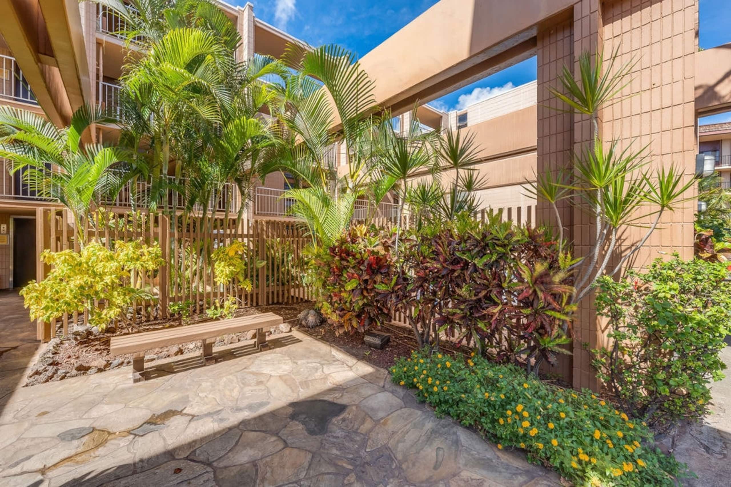 Top Notch Condo w/ AC - Photo 43