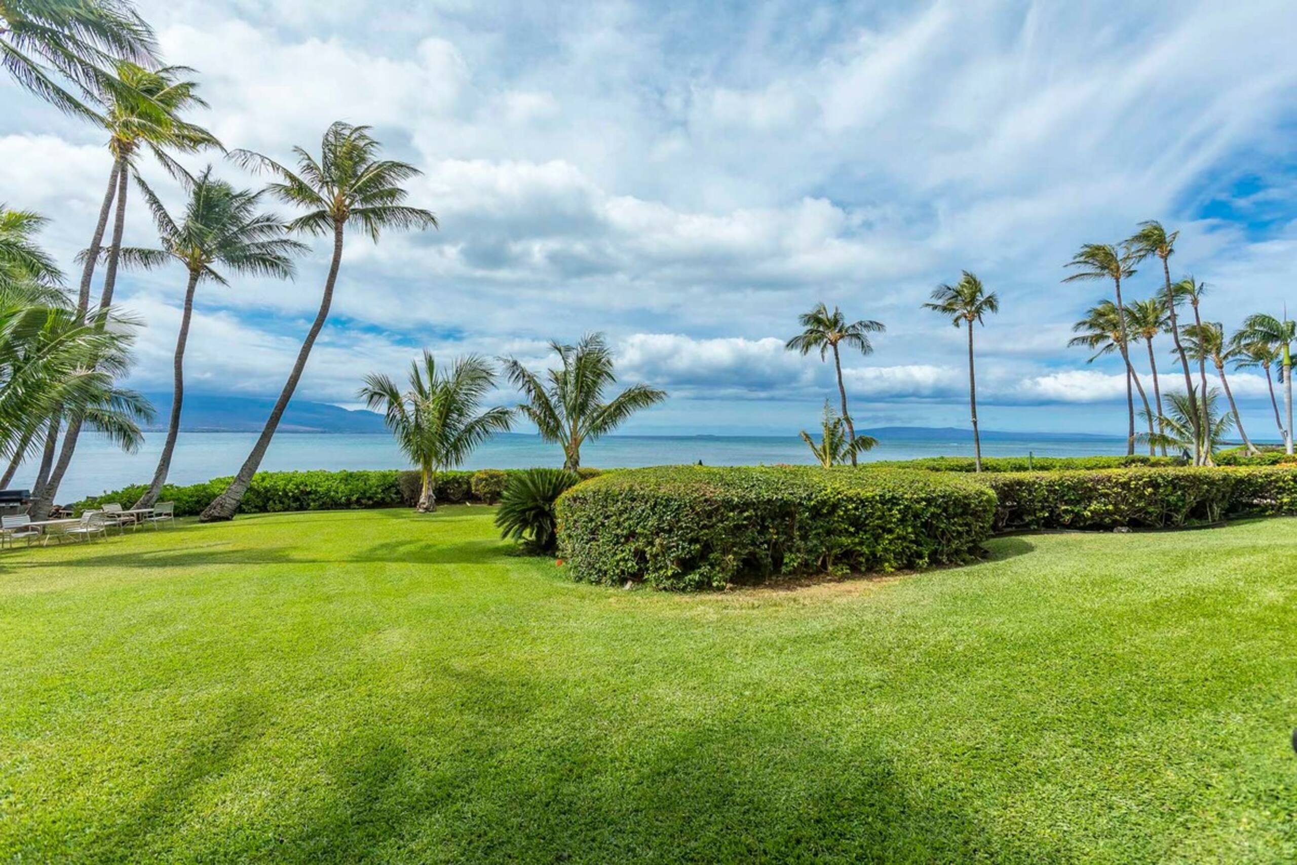 Beachfront condo w/ pool and hot tub Maui - Photo 7