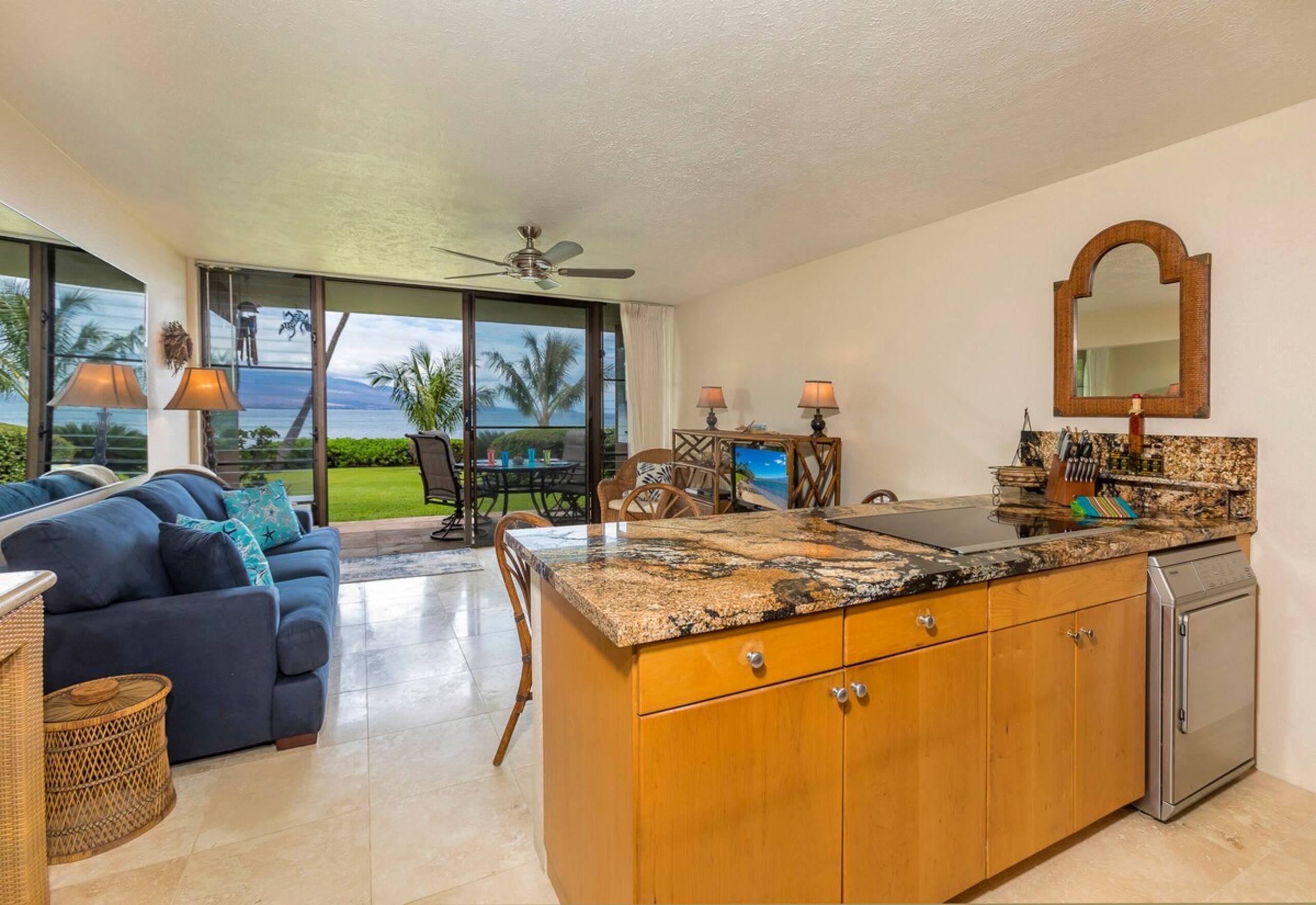 Beachfront condo w/ pool and hot tub Maui - Photo 11