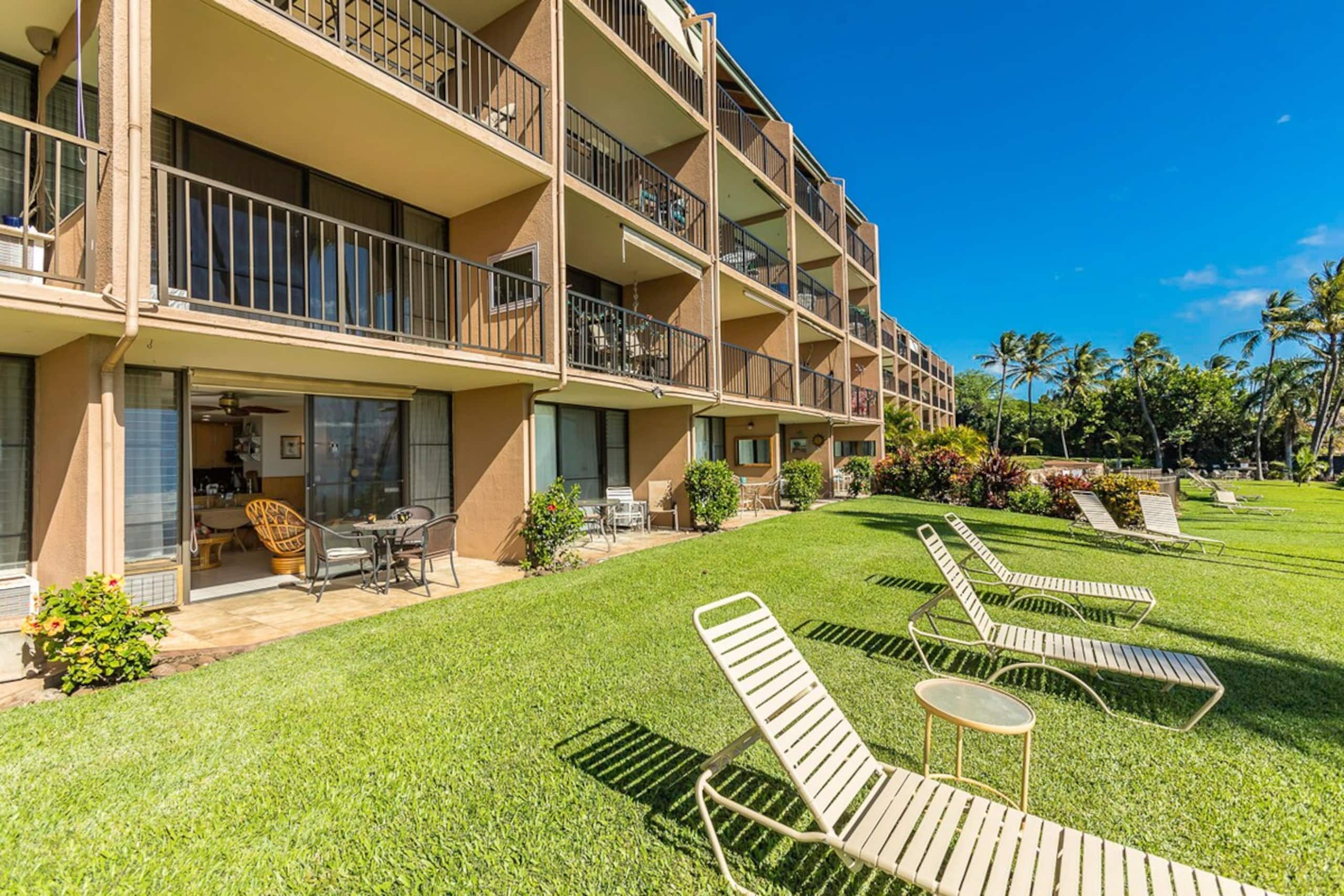 Beachfront condo w/ pool and hot tub Maui - Photo 44