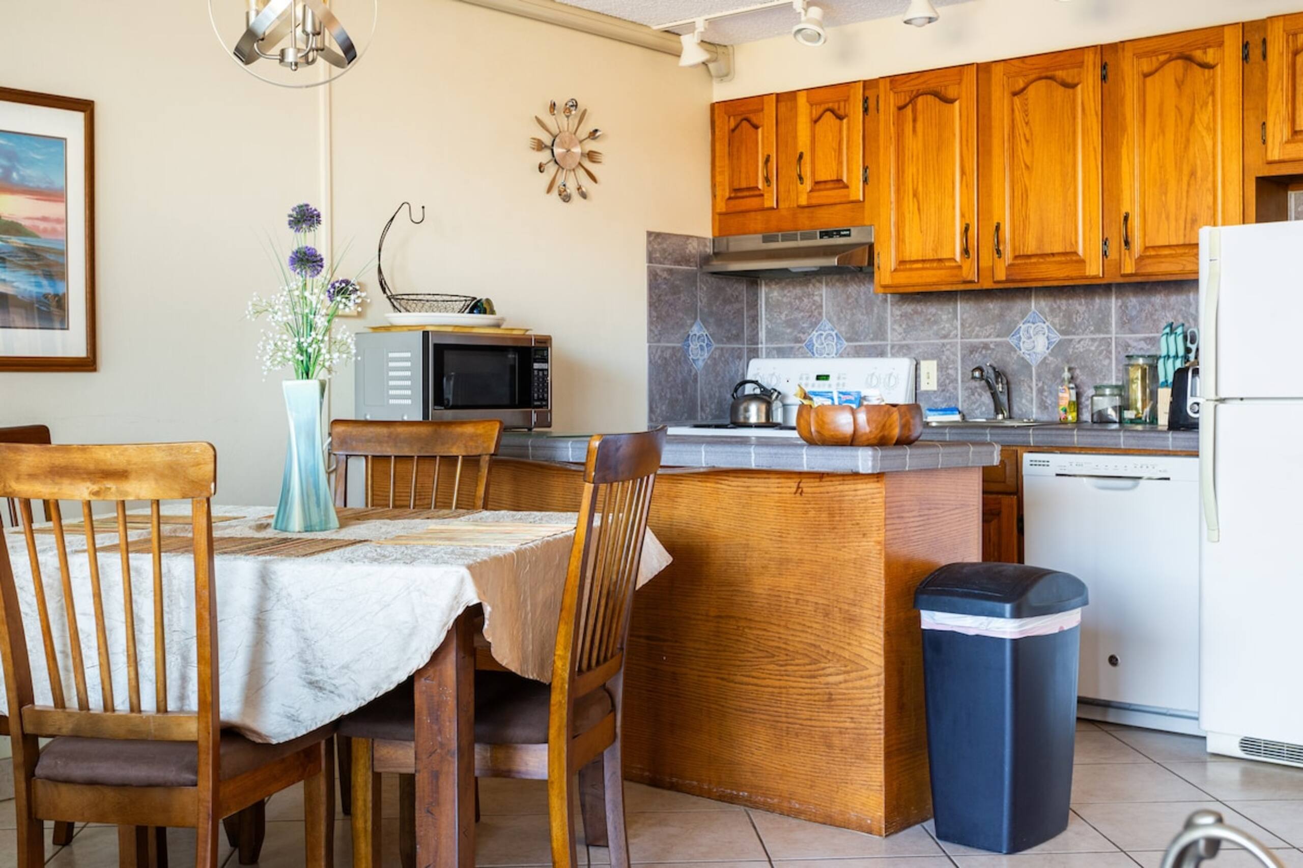Affordable Maui Accommod. in a HOTEL Zoned Resort - Photo 16