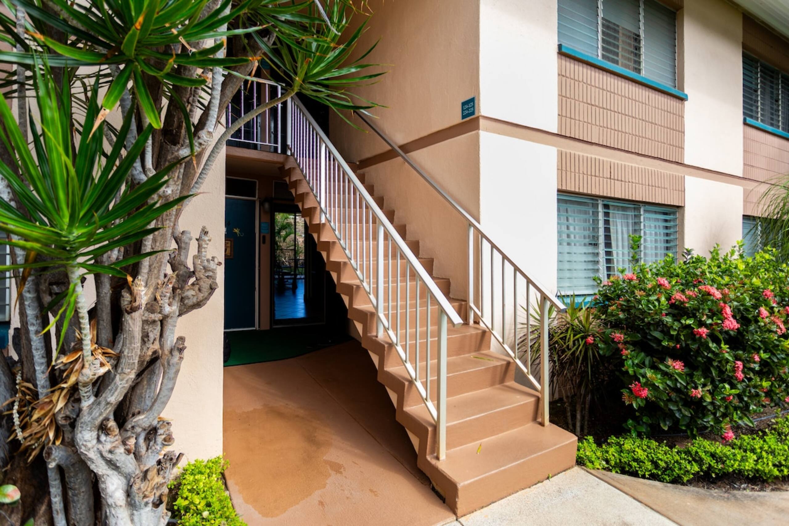 Affordable Maui Accommod. in a HOTEL Zoned Resort - Photo 33