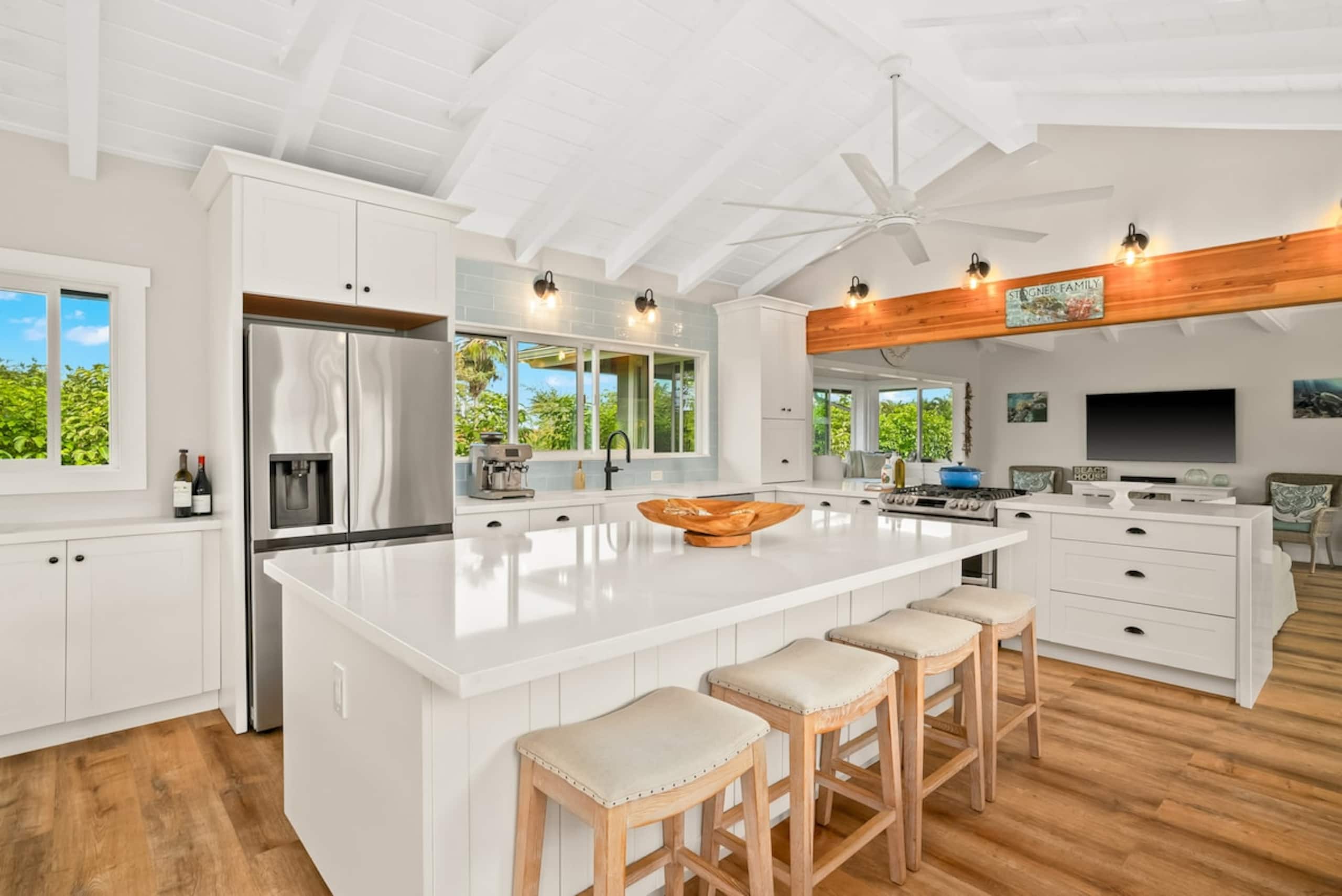 Perfect Private Getaway Minutes to Hanalei Bay - Photo 12