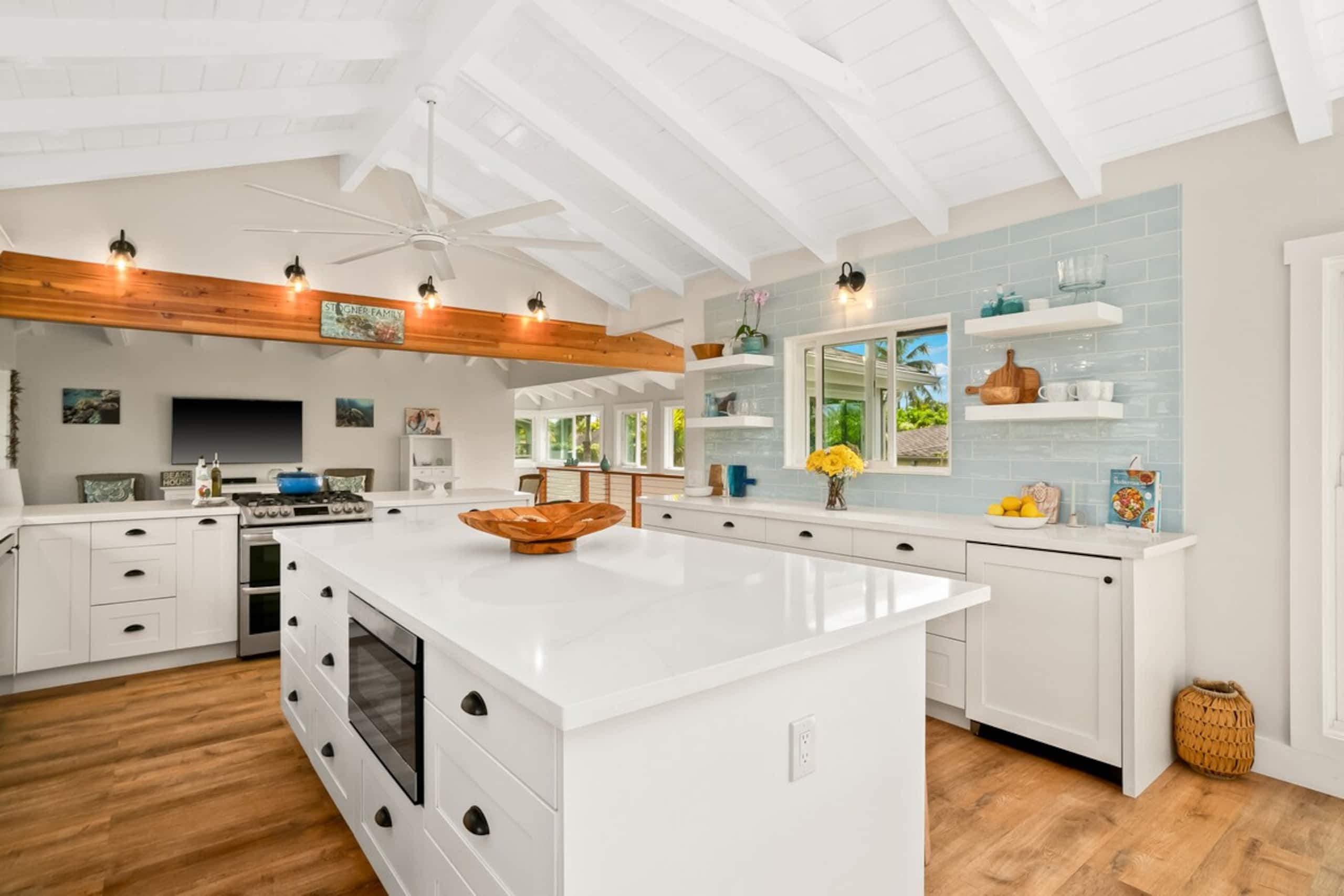 Perfect Private Getaway Minutes to Hanalei Bay - Photo 11