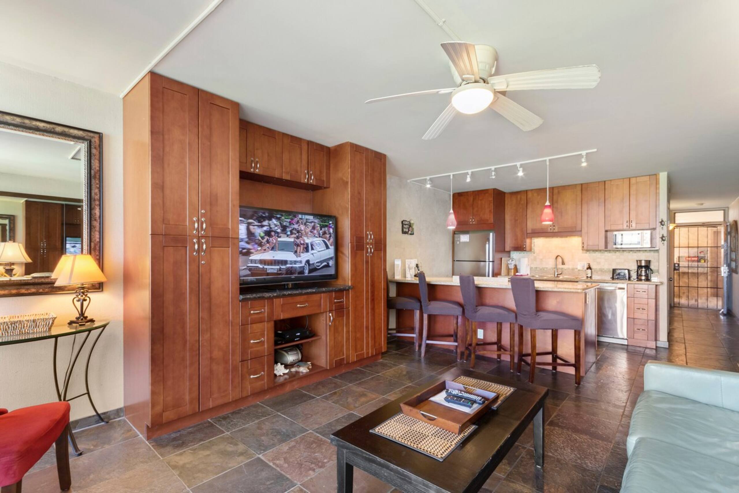 Panoramic Ocean View Fully Renovated A/C LEI203 - Photo 4
