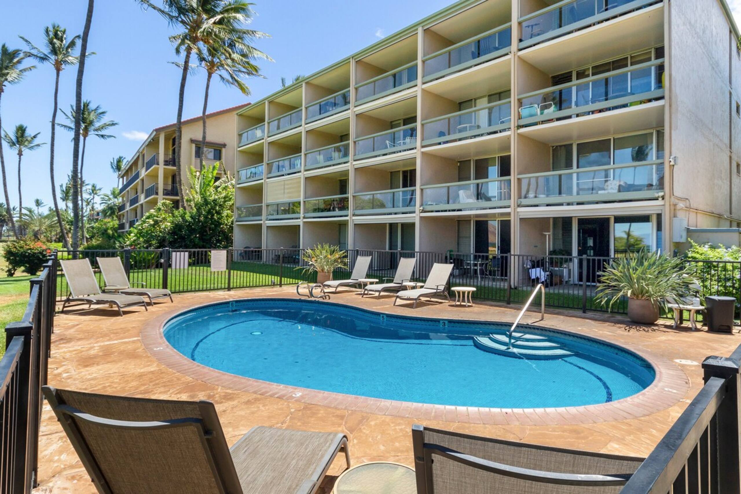 Panoramic Ocean View Fully Renovated A/C LEI203 - Photo 35