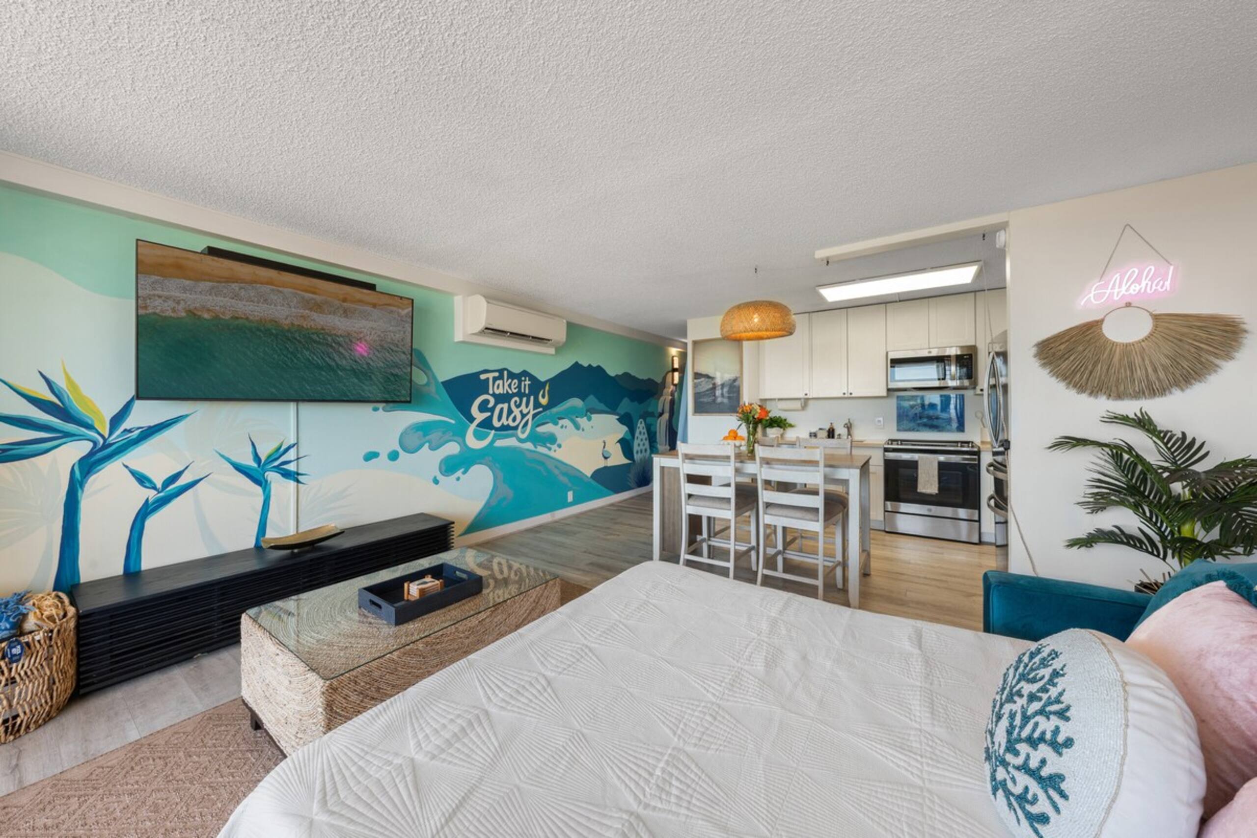 Aloha Love: Ocean View • AC • Beach & Food Nearby - Photo 24