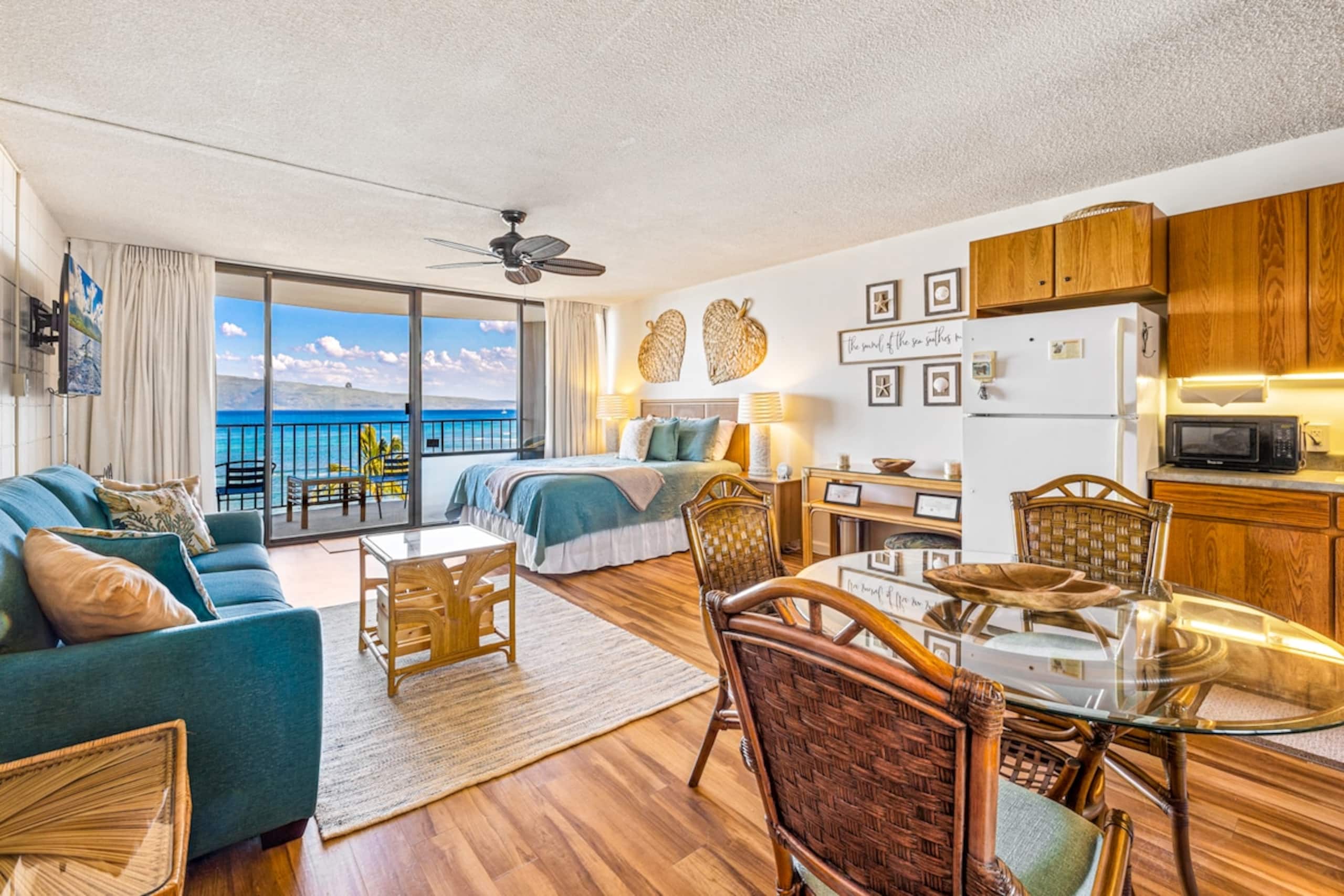 Stunning Oceanfront, Sunset and Marine Life Views - Photo 2