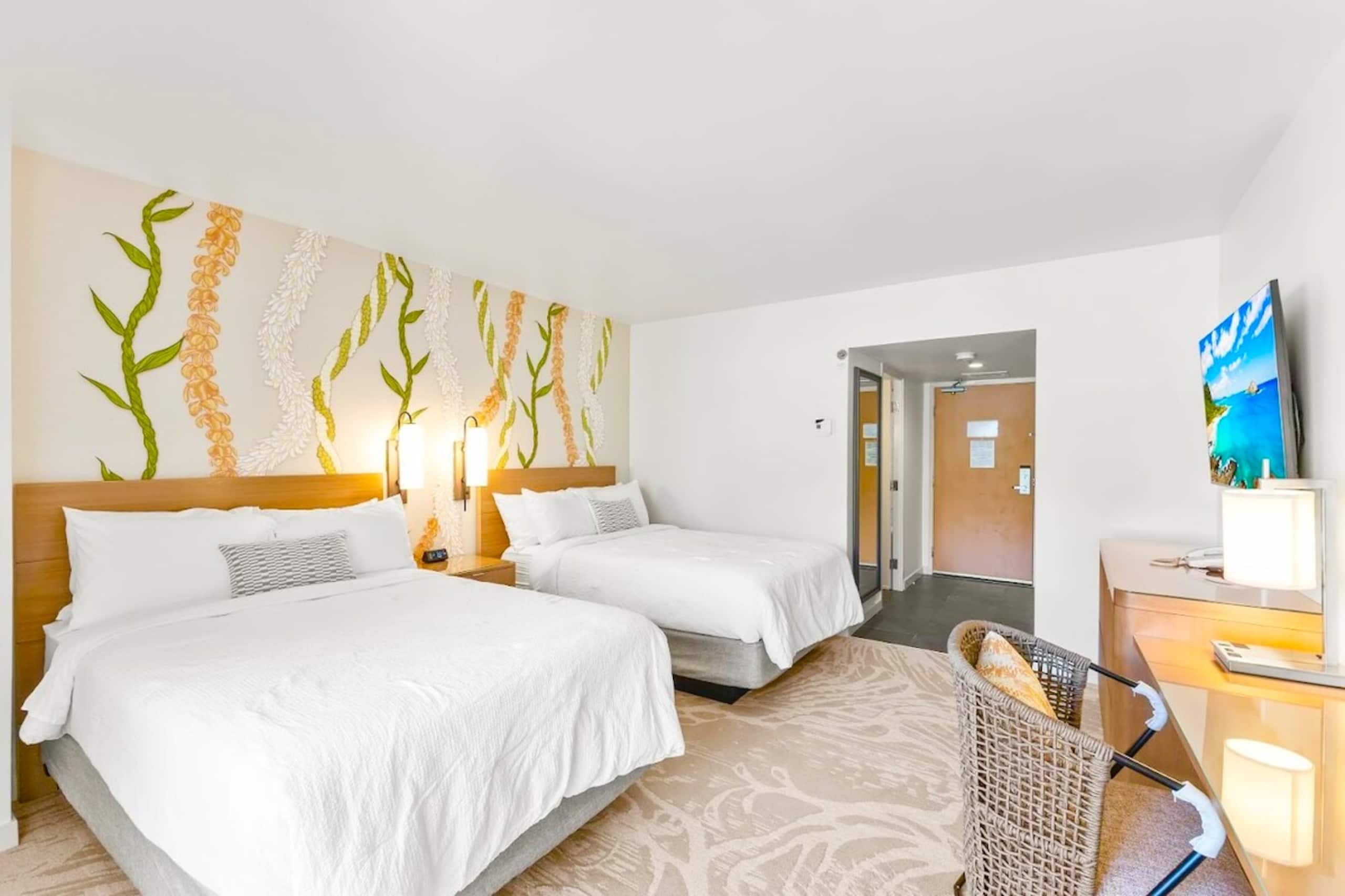 Ala Moana Hotel Studio Deluxe Double Room - Main photo