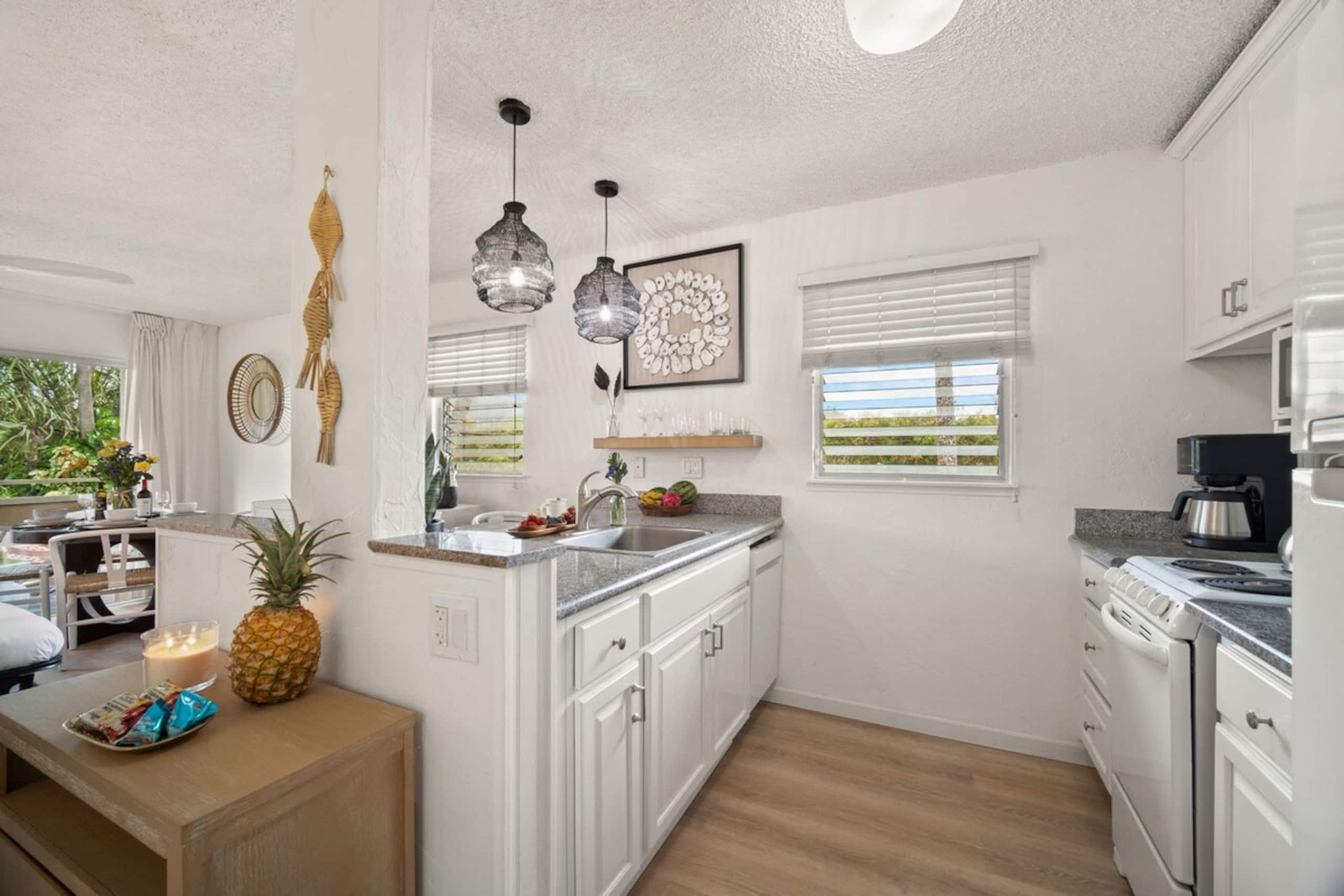 New Remodeled Kuaui Escape! 1/1  with WiFi, AC - Photo 12