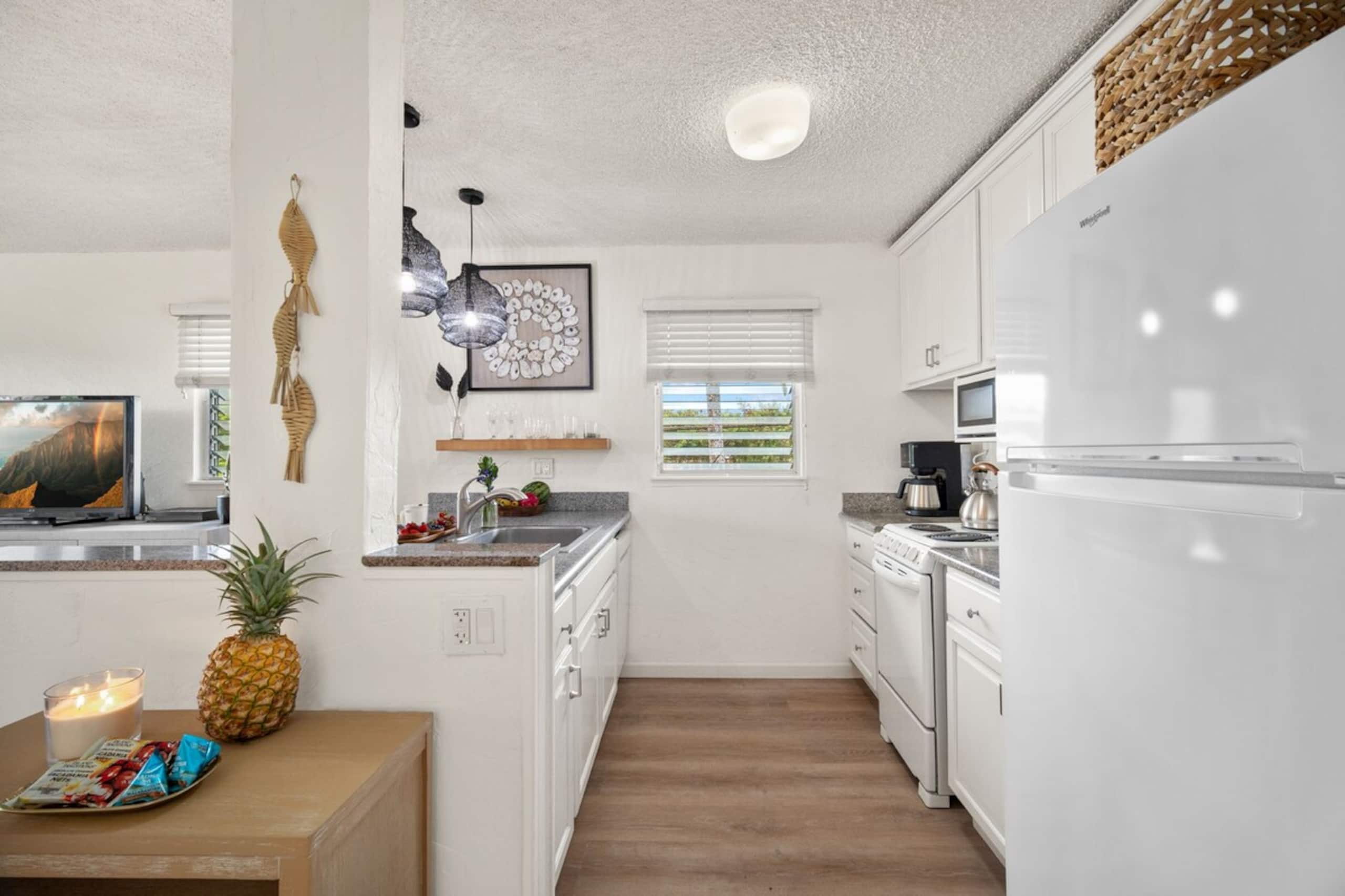 New Remodeled Kuaui Escape! 1/1  with WiFi, AC - Photo 11