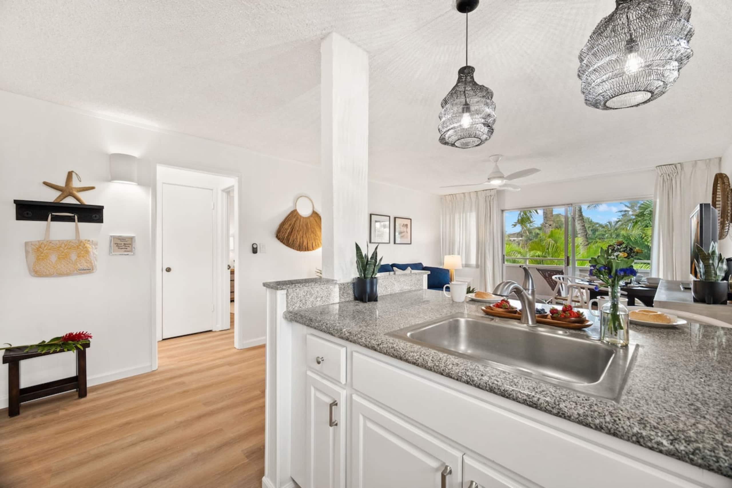 New Remodeled Kuaui Escape! 1/1  with WiFi, AC - Photo 15