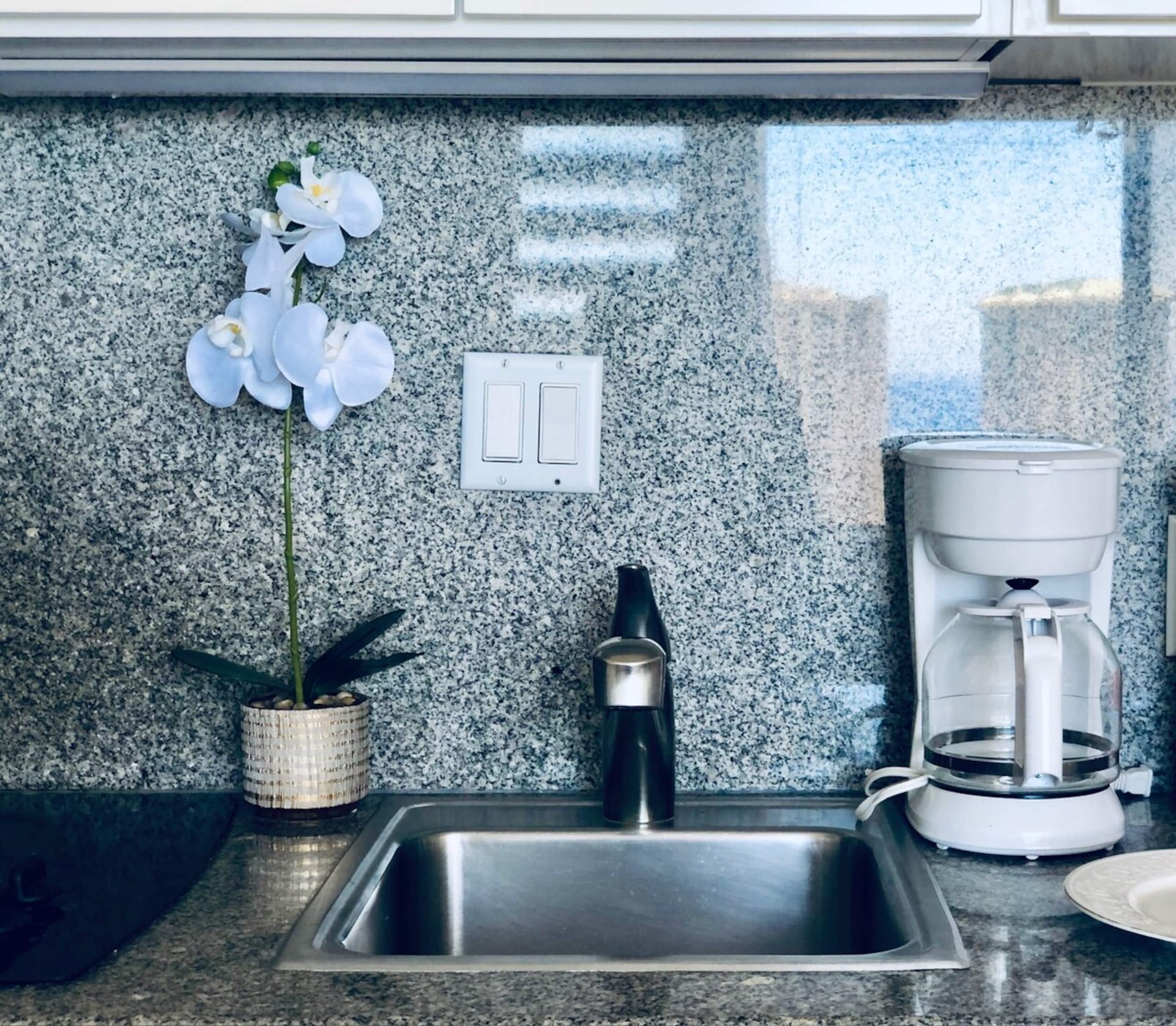 Full Ocean View Unit Waikiki condo kitchenette - Photo 4