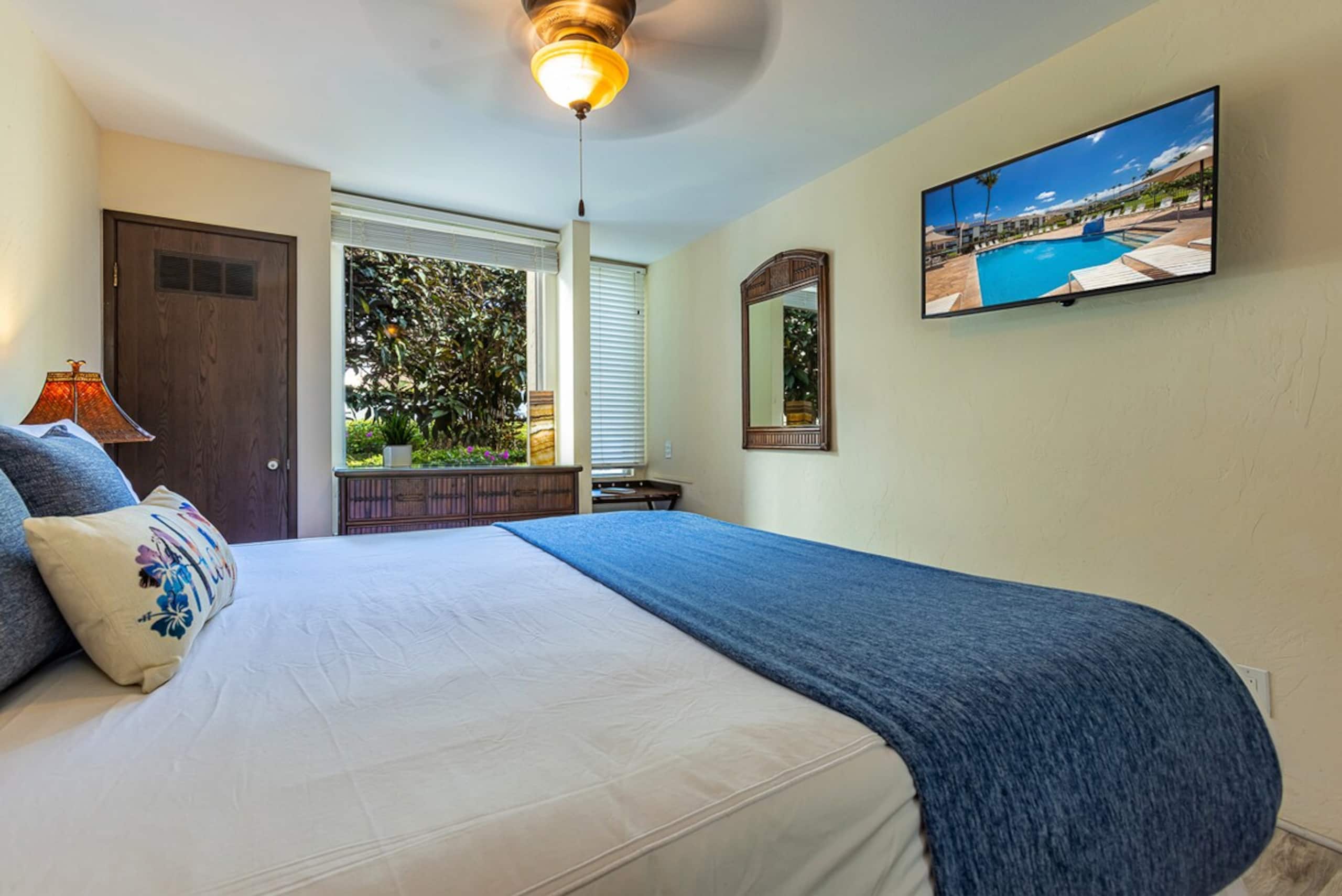Ocean views and sunset lanai, steps to beach - Photo 23