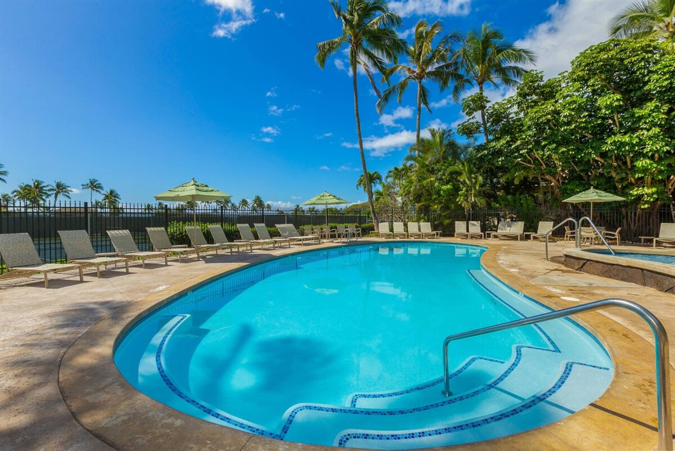 Luxurious 4BR/3.5BA House AC, Short Walk To Beach - Photo 51