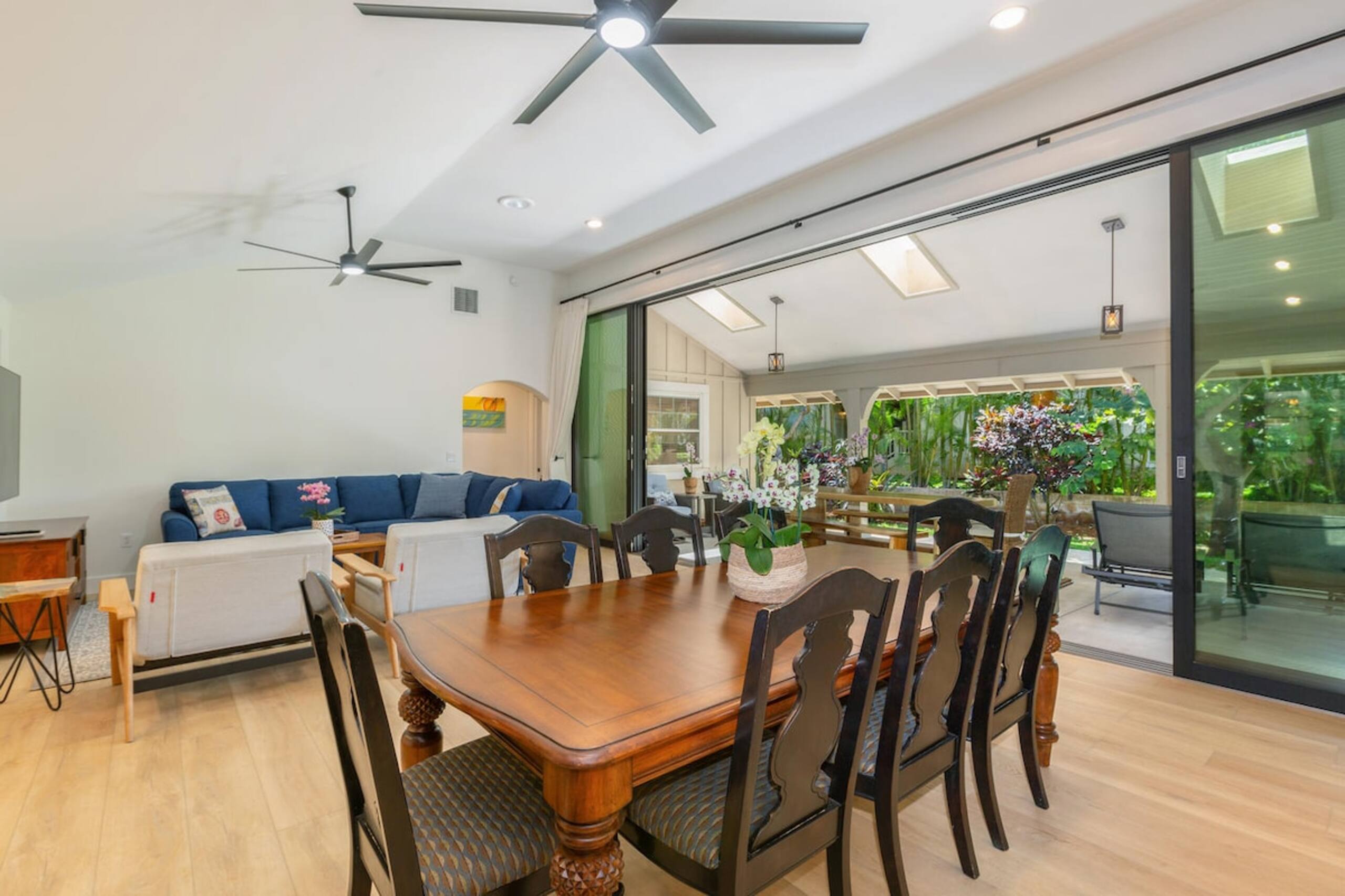 Luxurious 4BR/3.5BA House AC, Short Walk To Beach - Photo 2