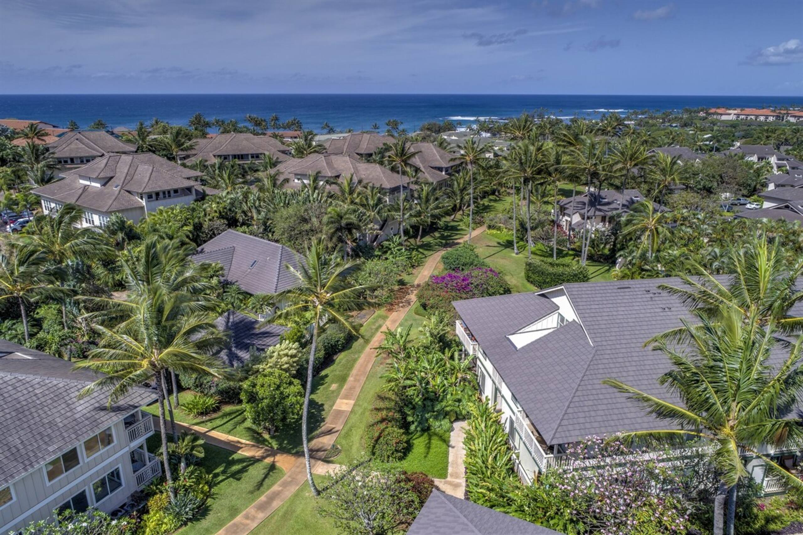 Luxurious 4BR/3.5BA House AC, Short Walk To Beach - Photo 39