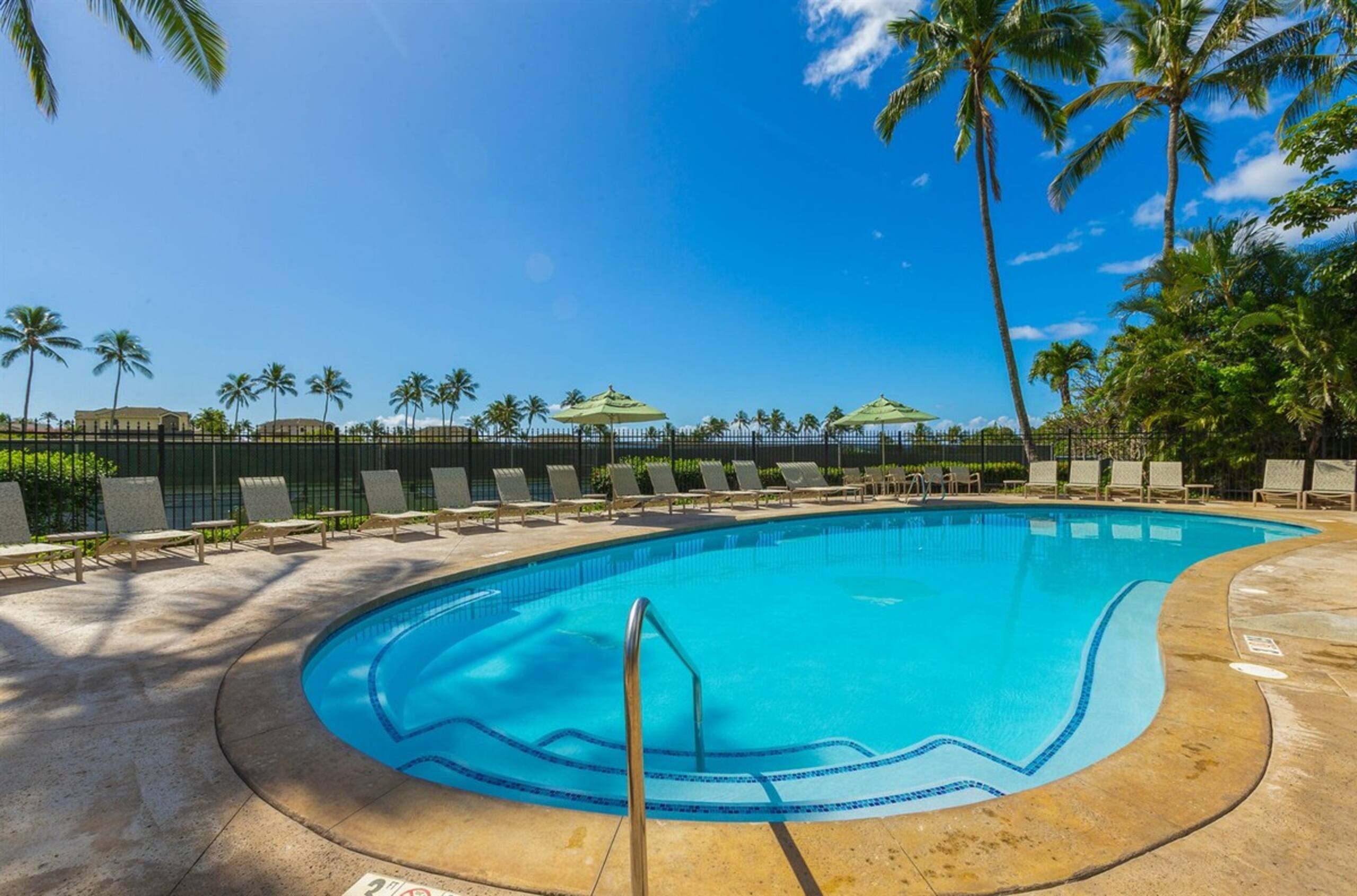 Luxurious 4BR/3.5BA House AC, Short Walk To Beach - Photo 52