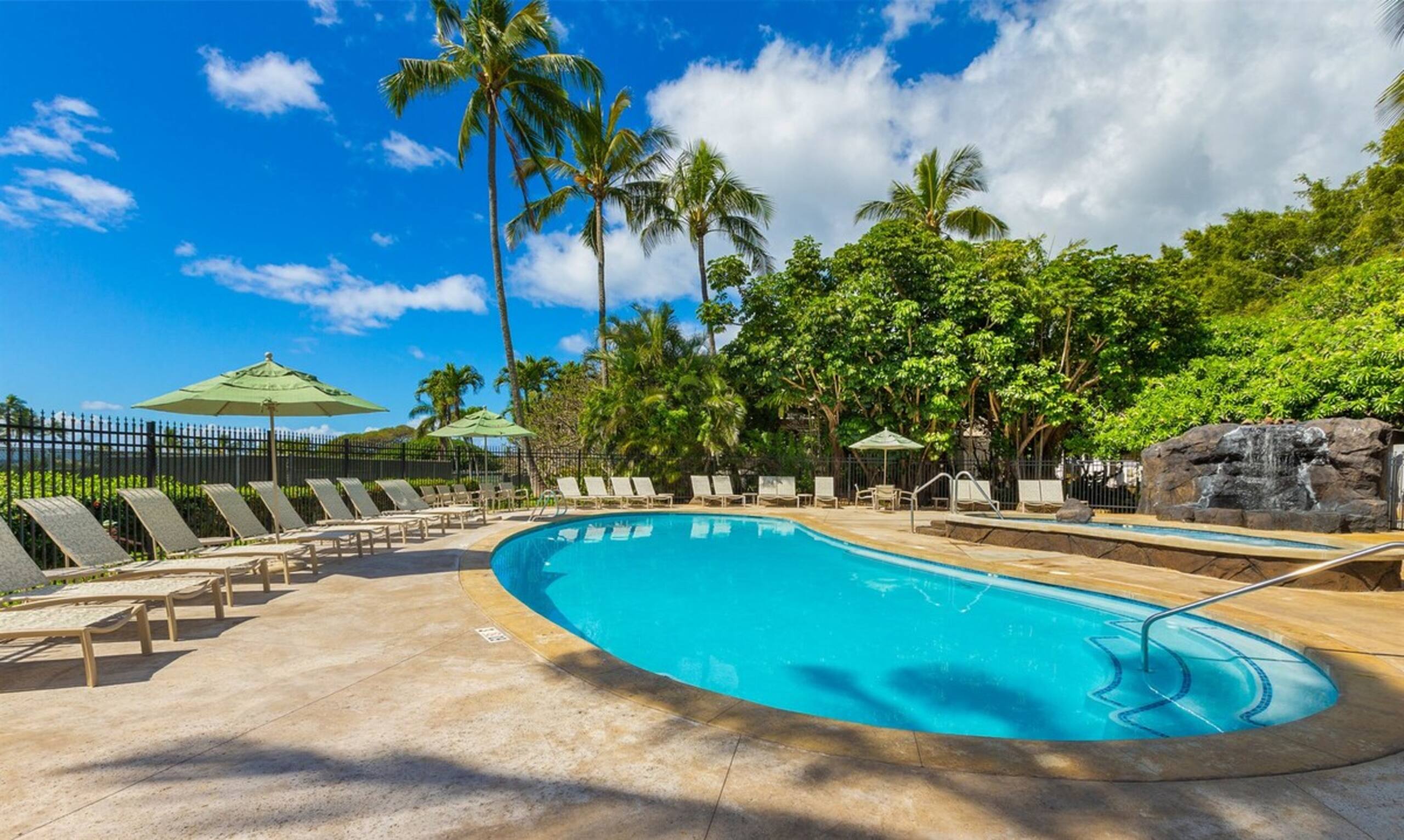 Luxurious 4BR/3.5BA House AC, Short Walk To Beach - Photo 4