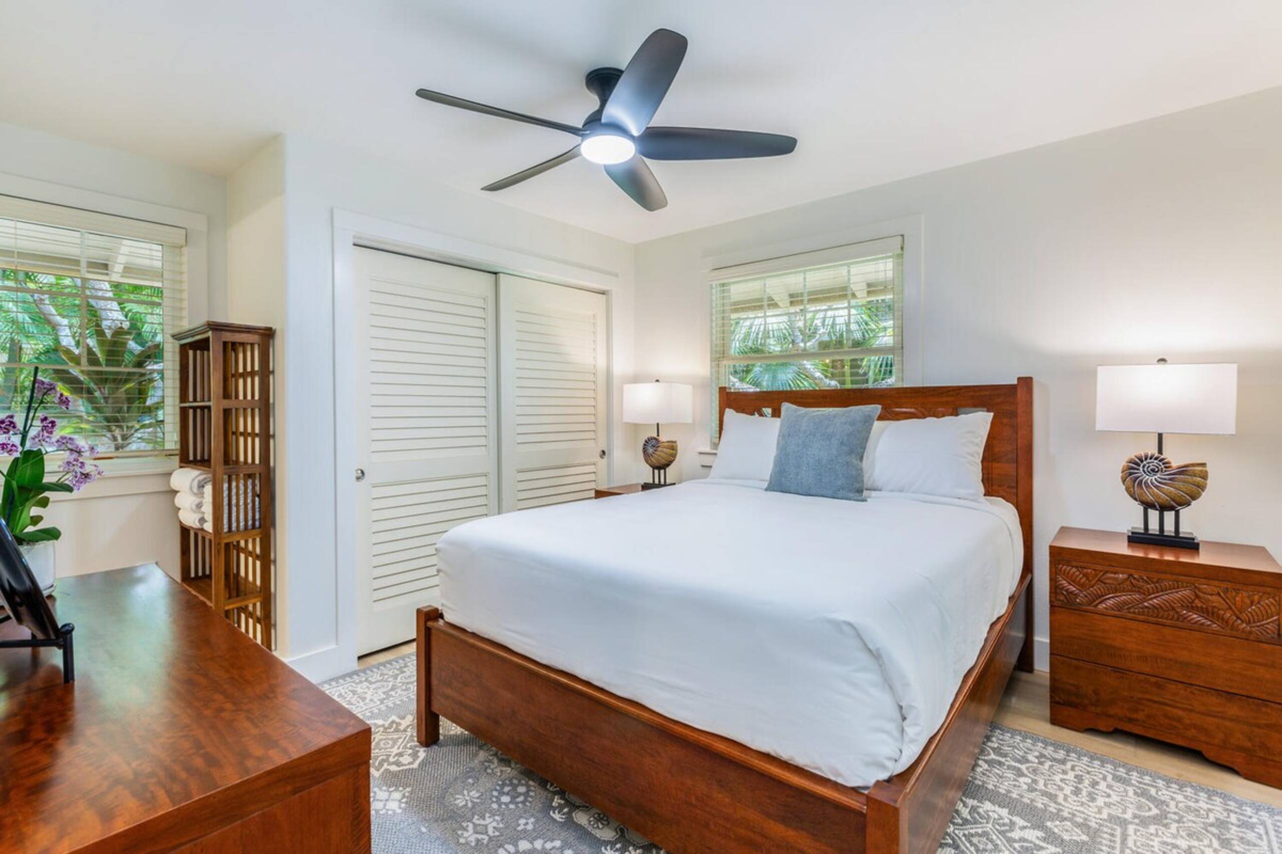 Luxurious 4BR/3.5BA House AC, Short Walk To Beach - Photo 24