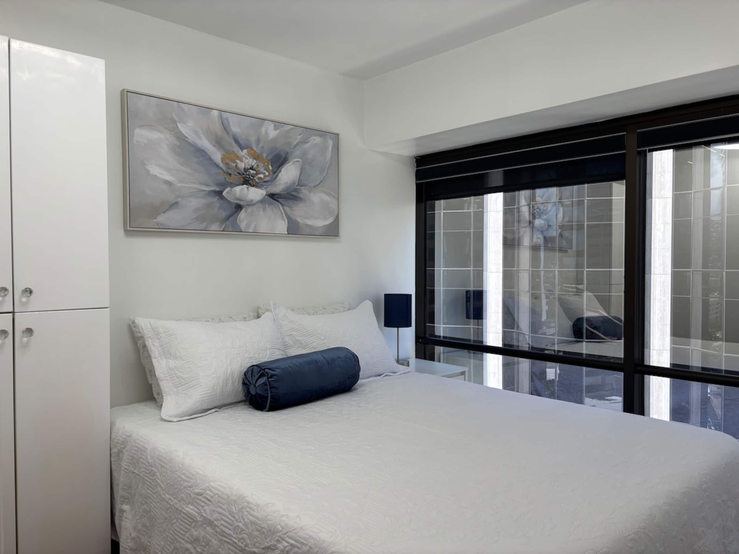 2BR+Den Ocean View Free Parking - Photo 13