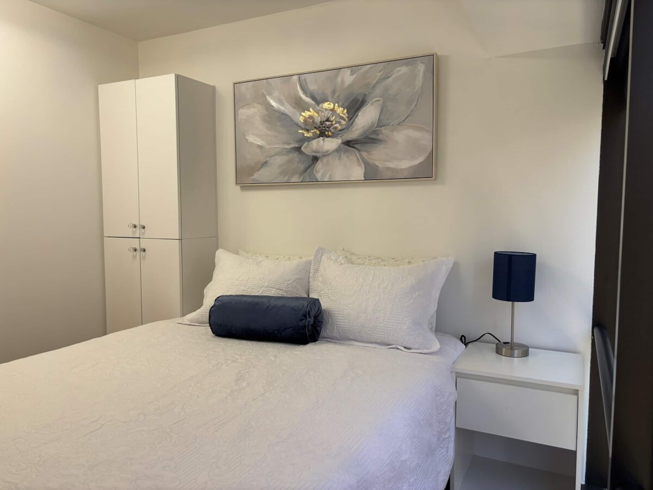 2BR+Den Ocean View Free Parking - Photo 8