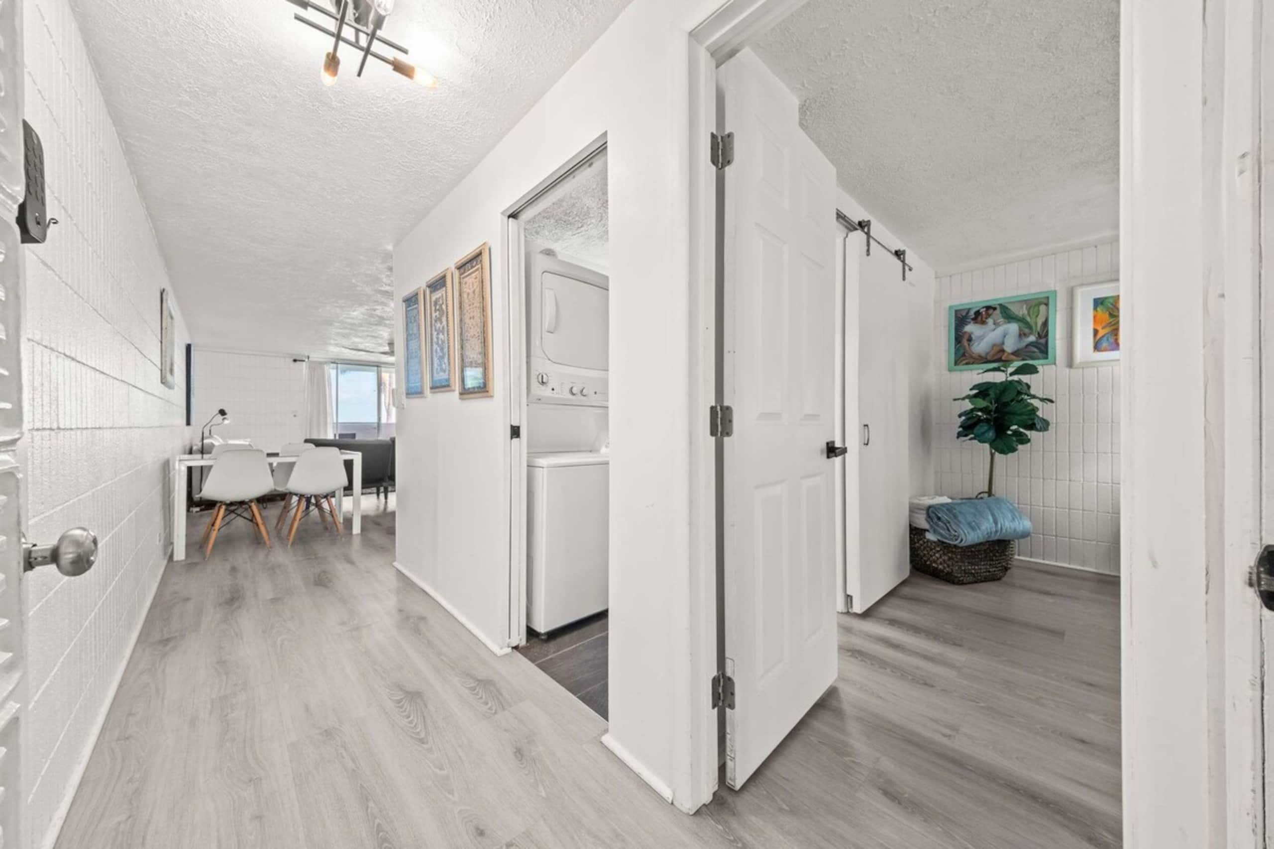 Modern Beachfront Condo - Photo 12