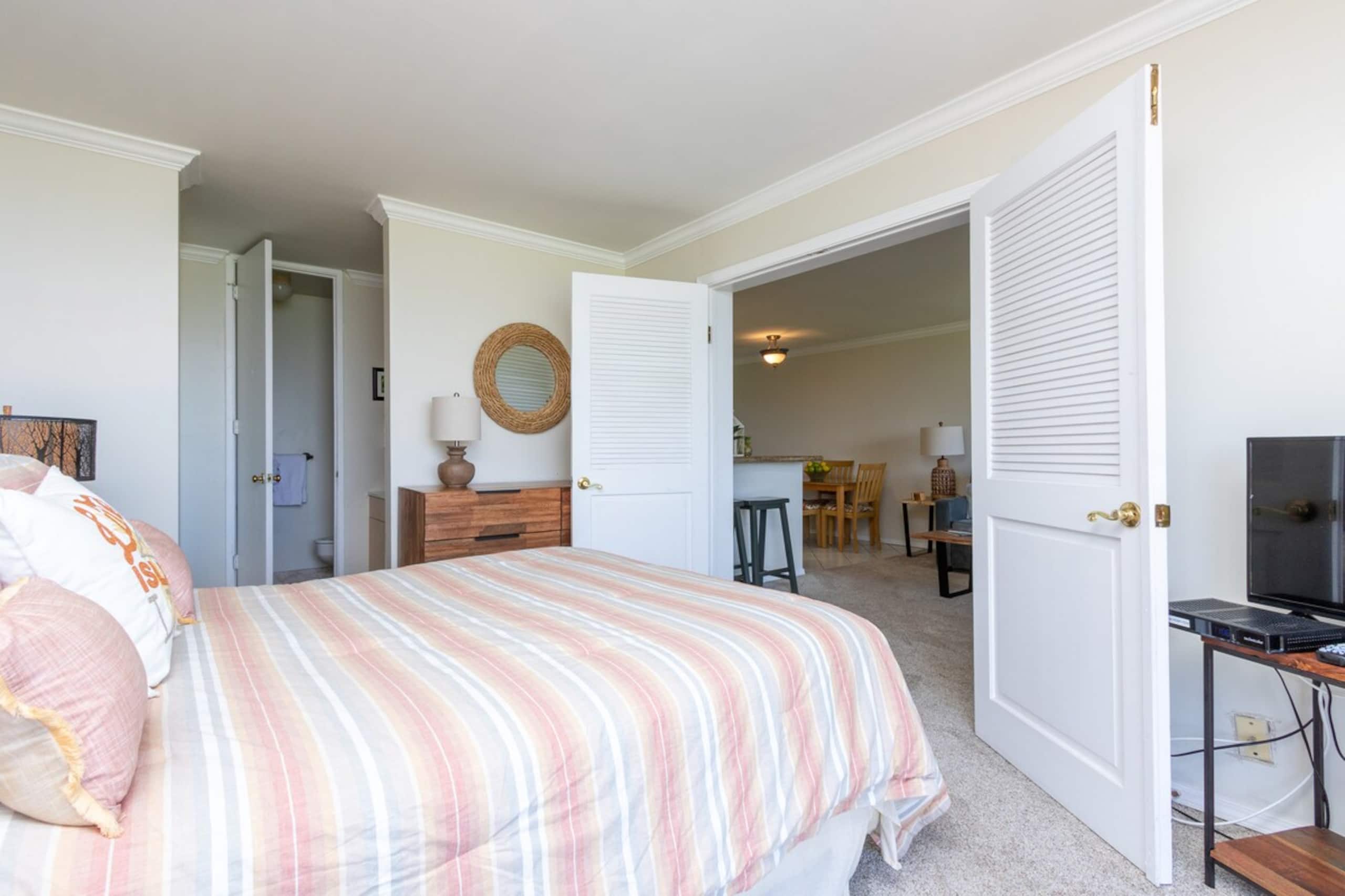 Kauhale Makai Beachfront Condo w/ Pool & Hot Tub - Photo 20