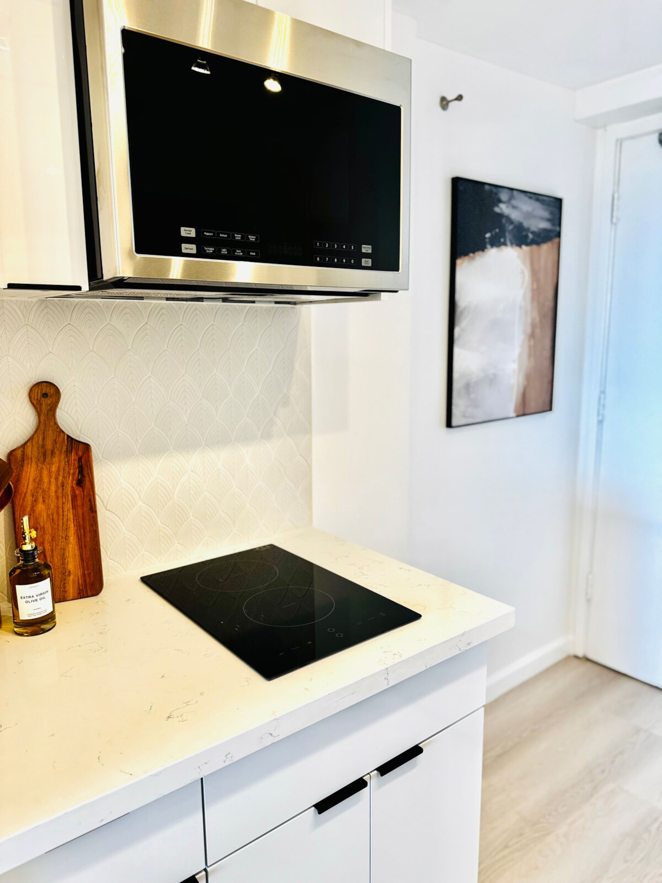 27th floor Diamondhead Oasis-Jacuzzi/Lanai NEW - Photo 4