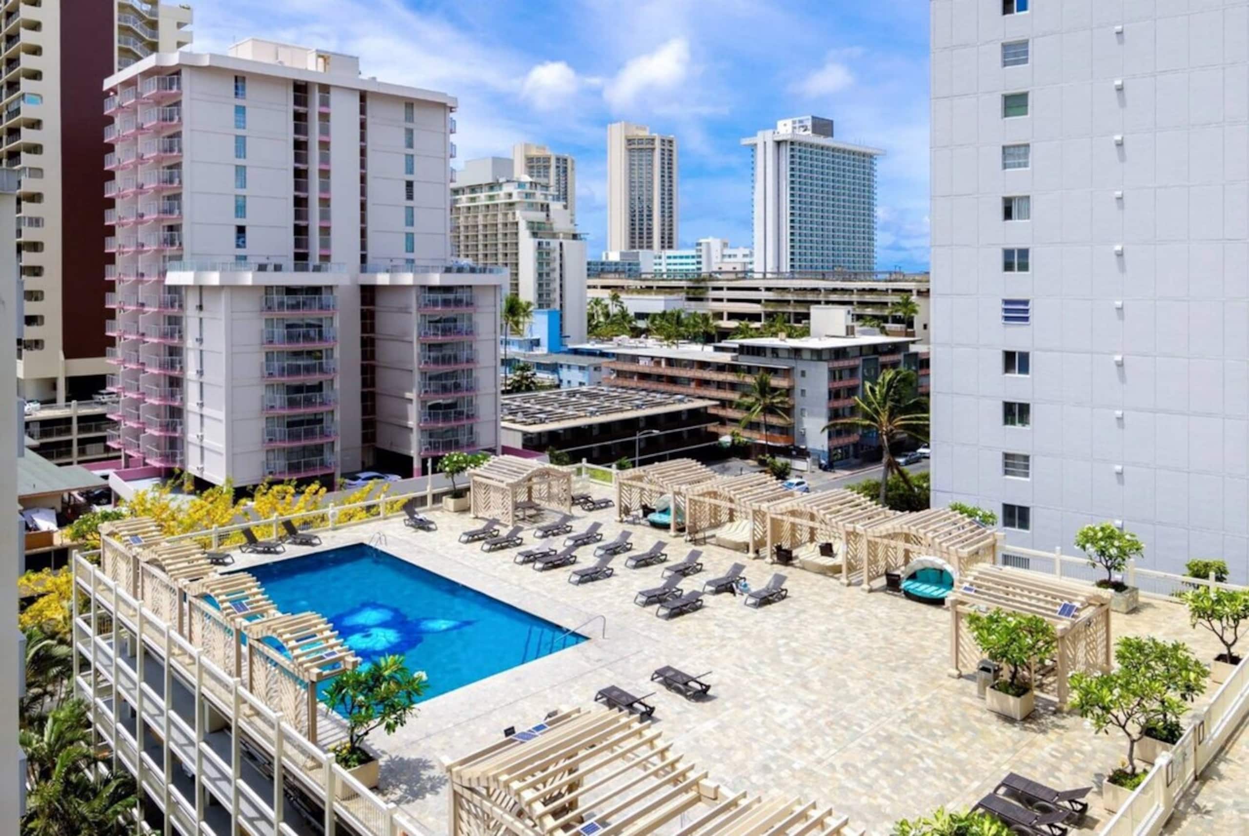27th floor Diamondhead Oasis-Jacuzzi/Lanai NEW - Photo 37