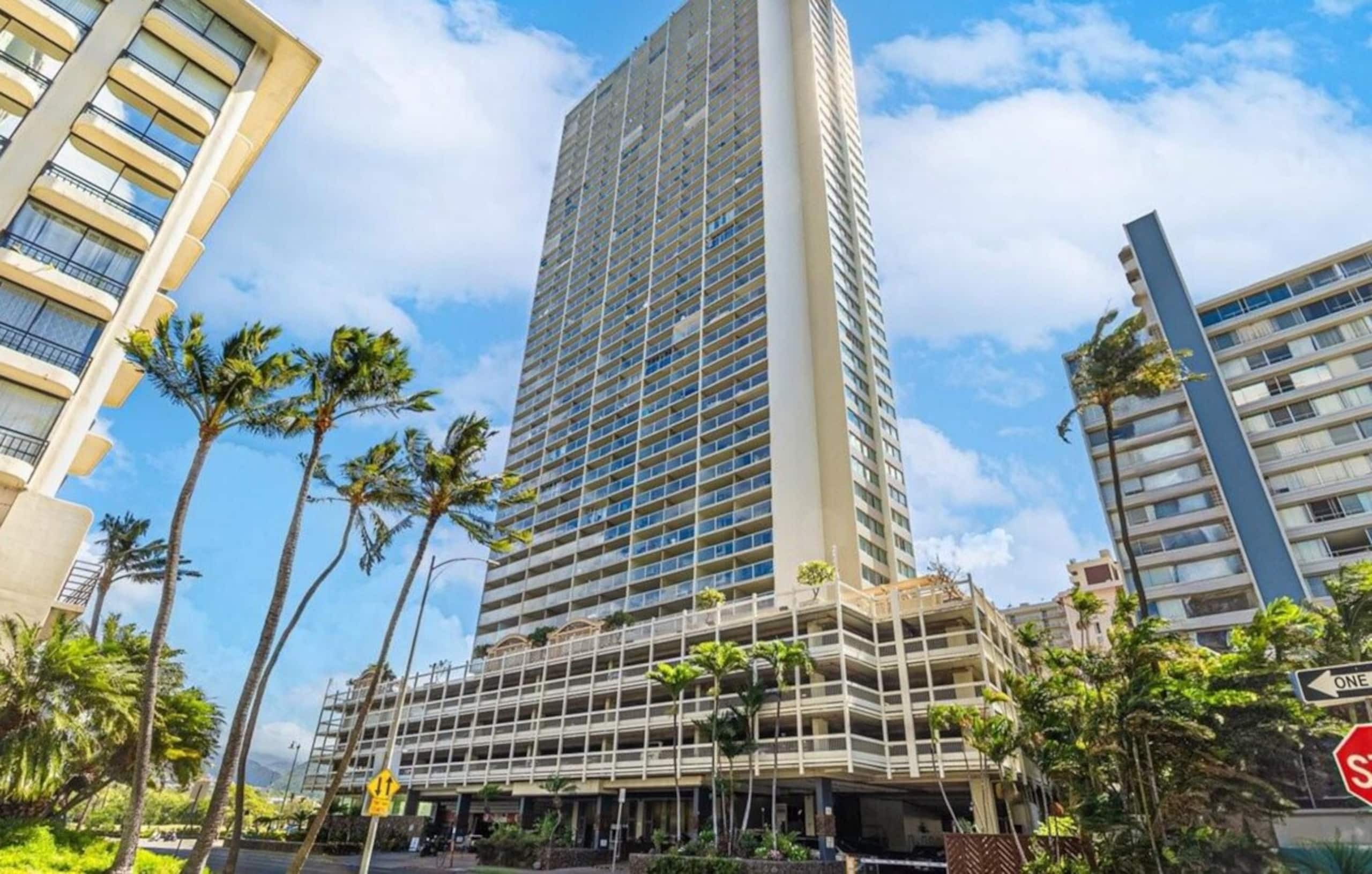 27th floor Diamondhead Oasis-Jacuzzi/Lanai NEW - Photo 36