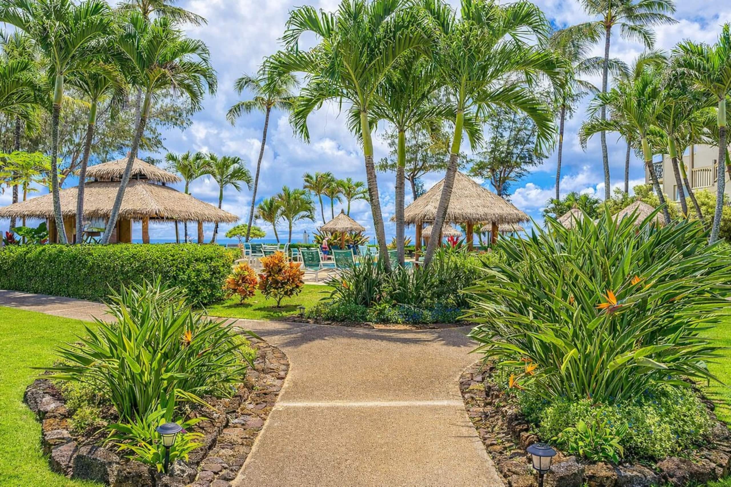 16 seconds from Door to Ocean! AC, Pool, Keyless - Photo 11