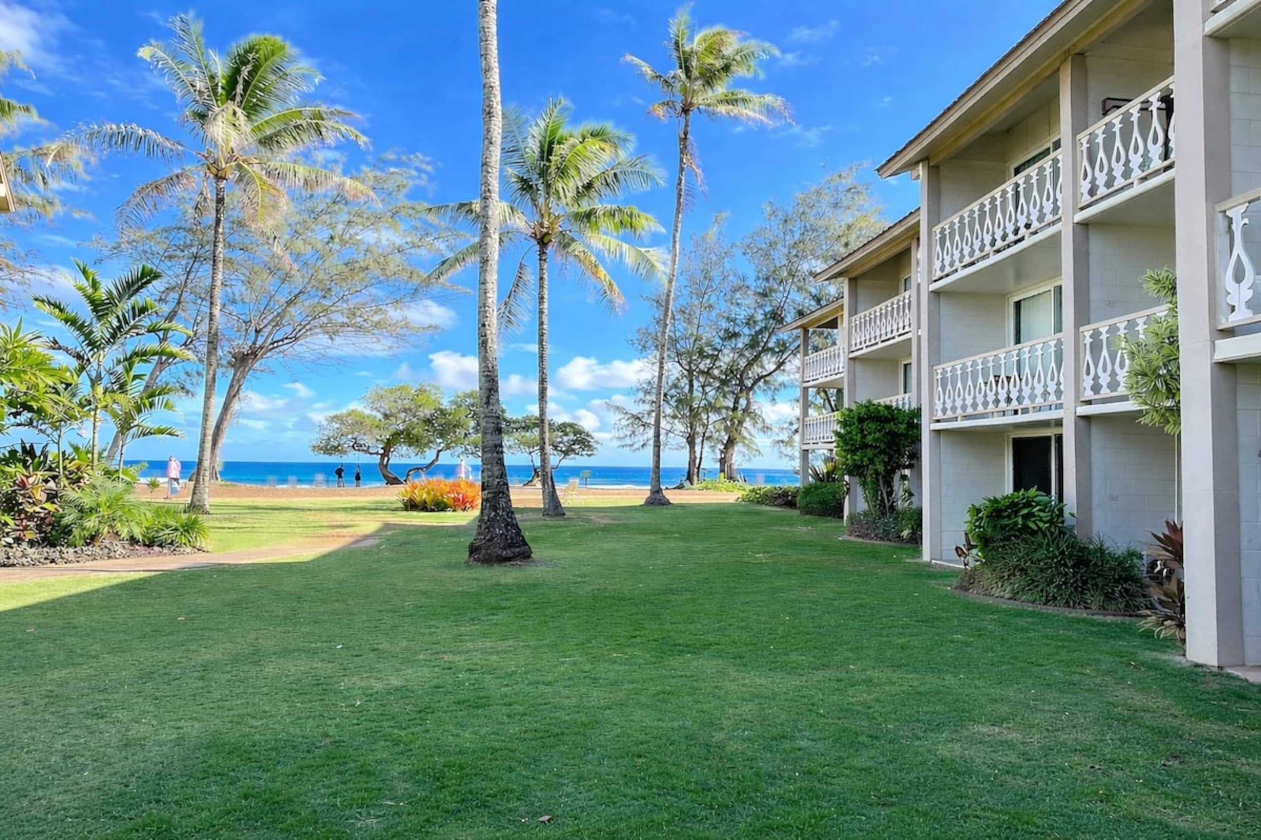 16 seconds from Door to Ocean! AC, Pool, Keyless - Photo 25