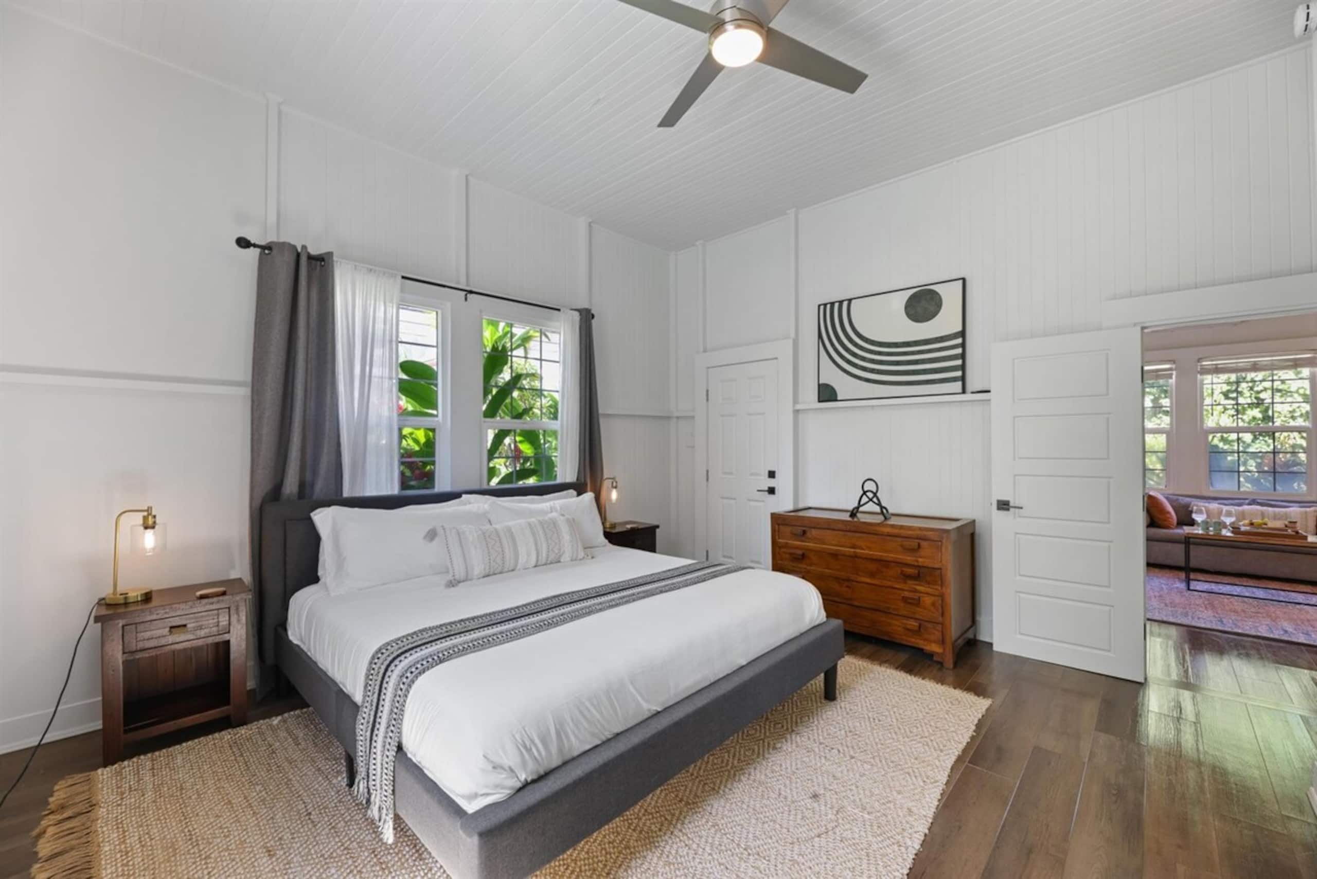 The Blue Door on Church Street | Vintage 1BR Villa - Photo 18