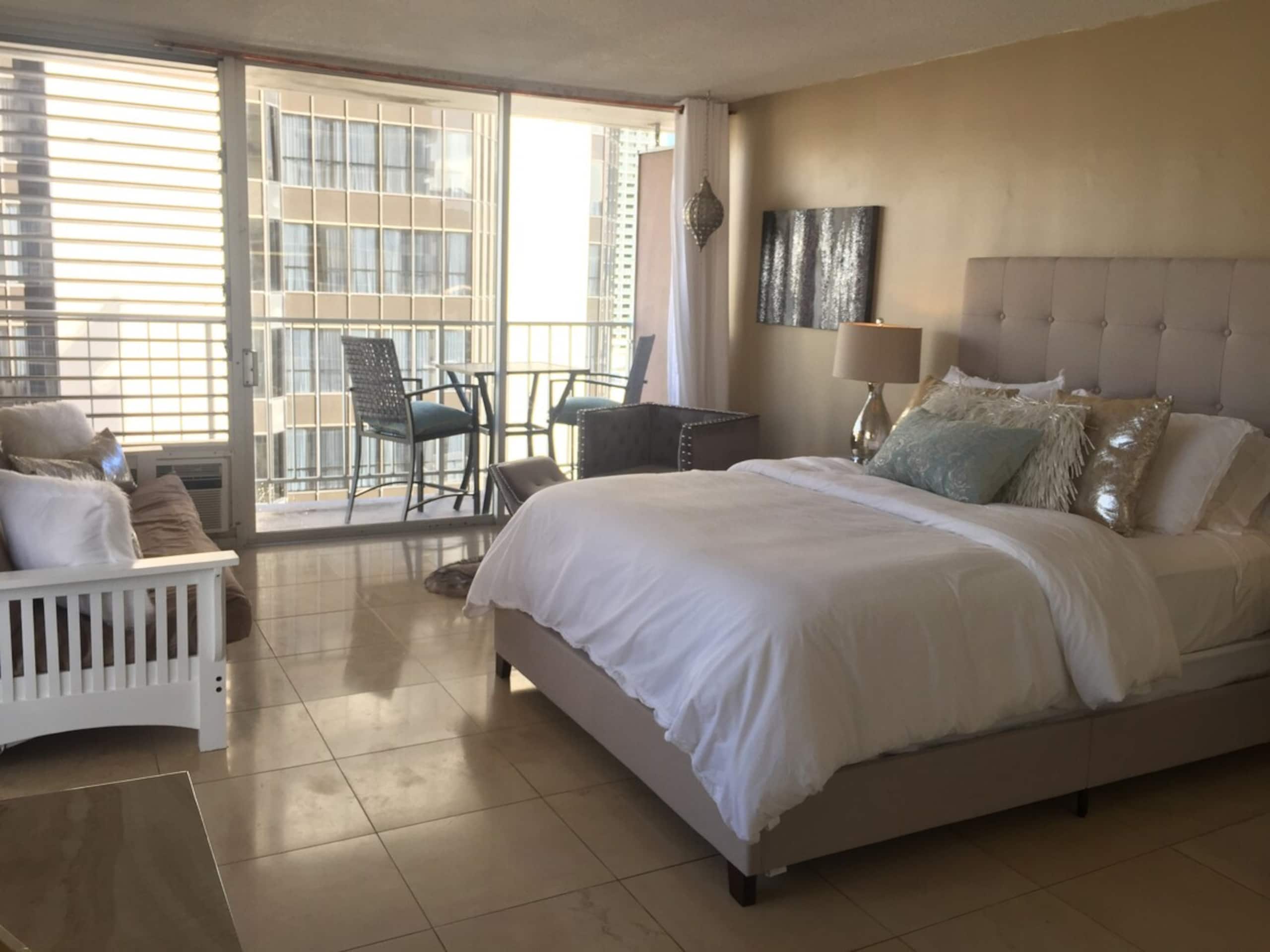 Stylish studio in heart of Waikiki w/amazing views - Photo 22
