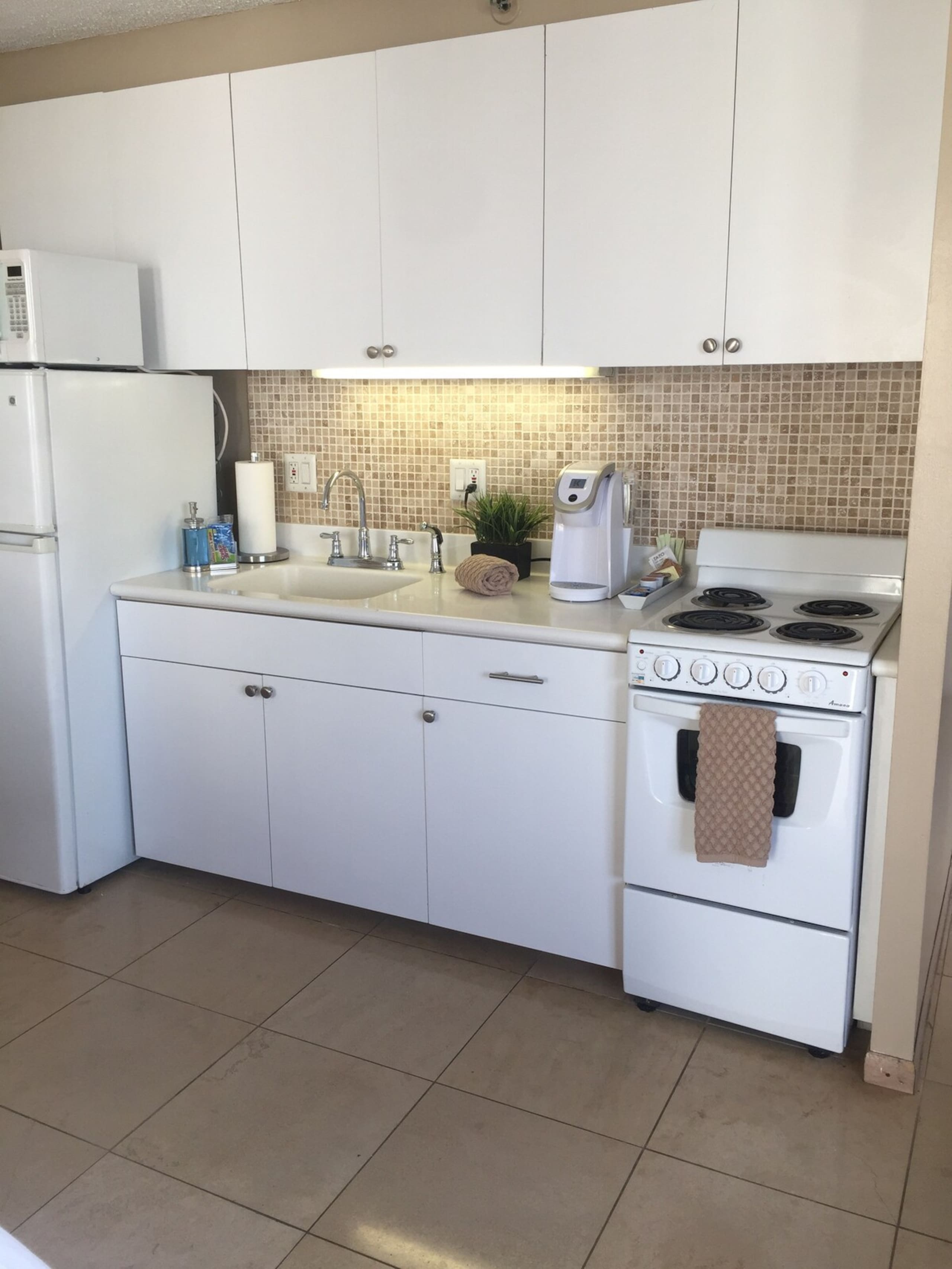 Stylish studio in heart of Waikiki w/amazing views - Photo 7