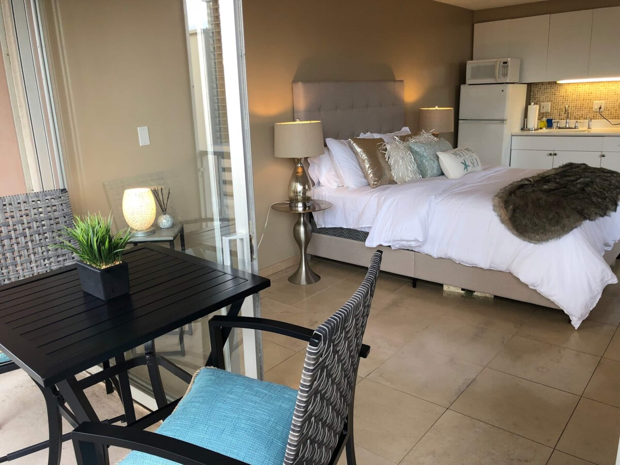 Stylish studio in heart of Waikiki w/amazing views - Photo 18