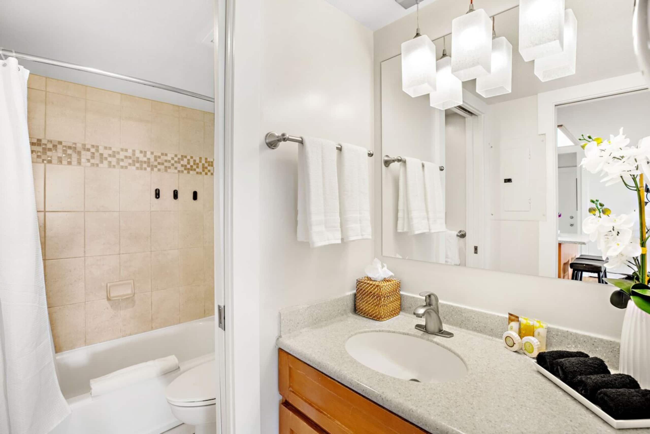 Bright corner condo in Kihei - Photo 20