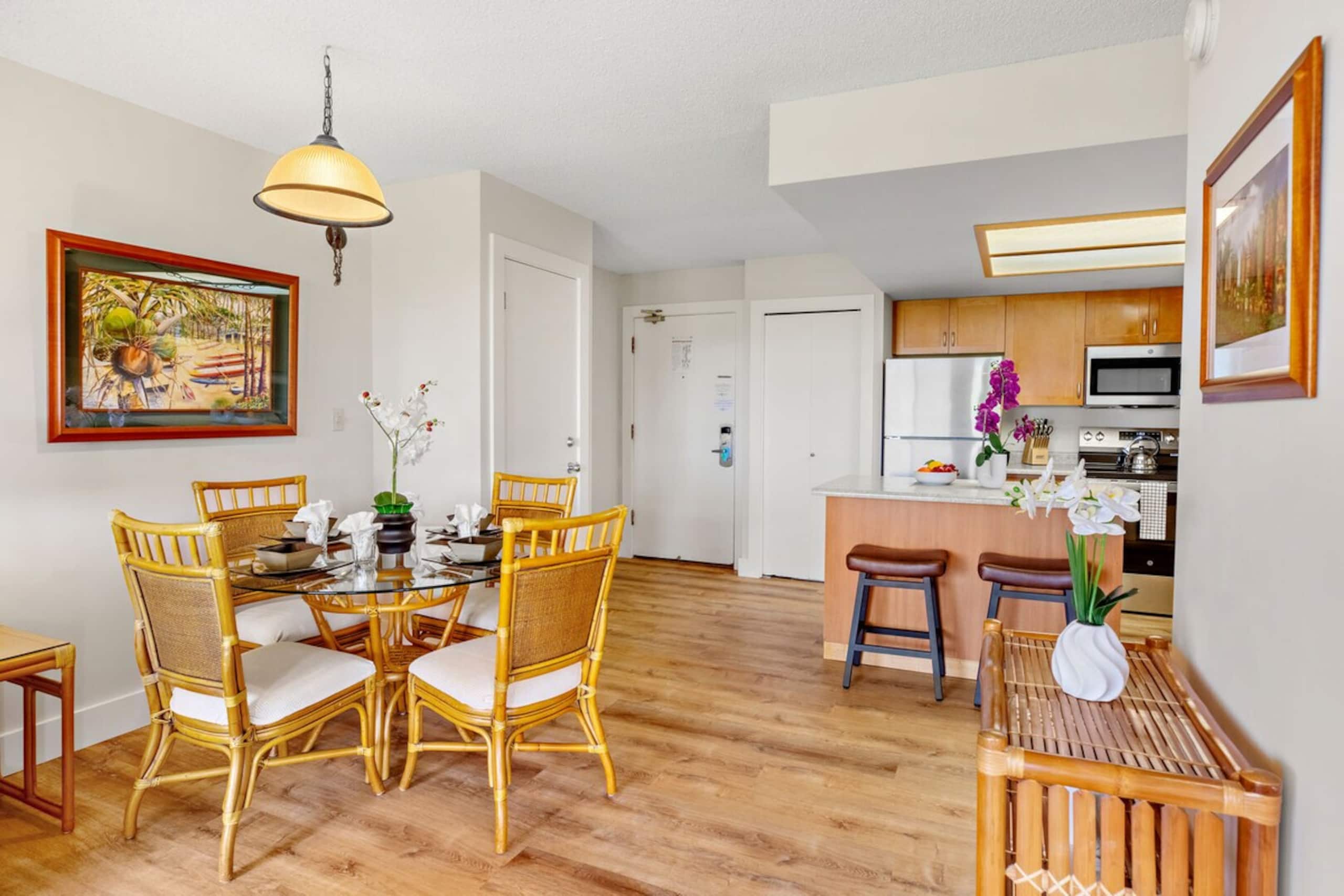 Bright corner condo in Kihei - Photo 7