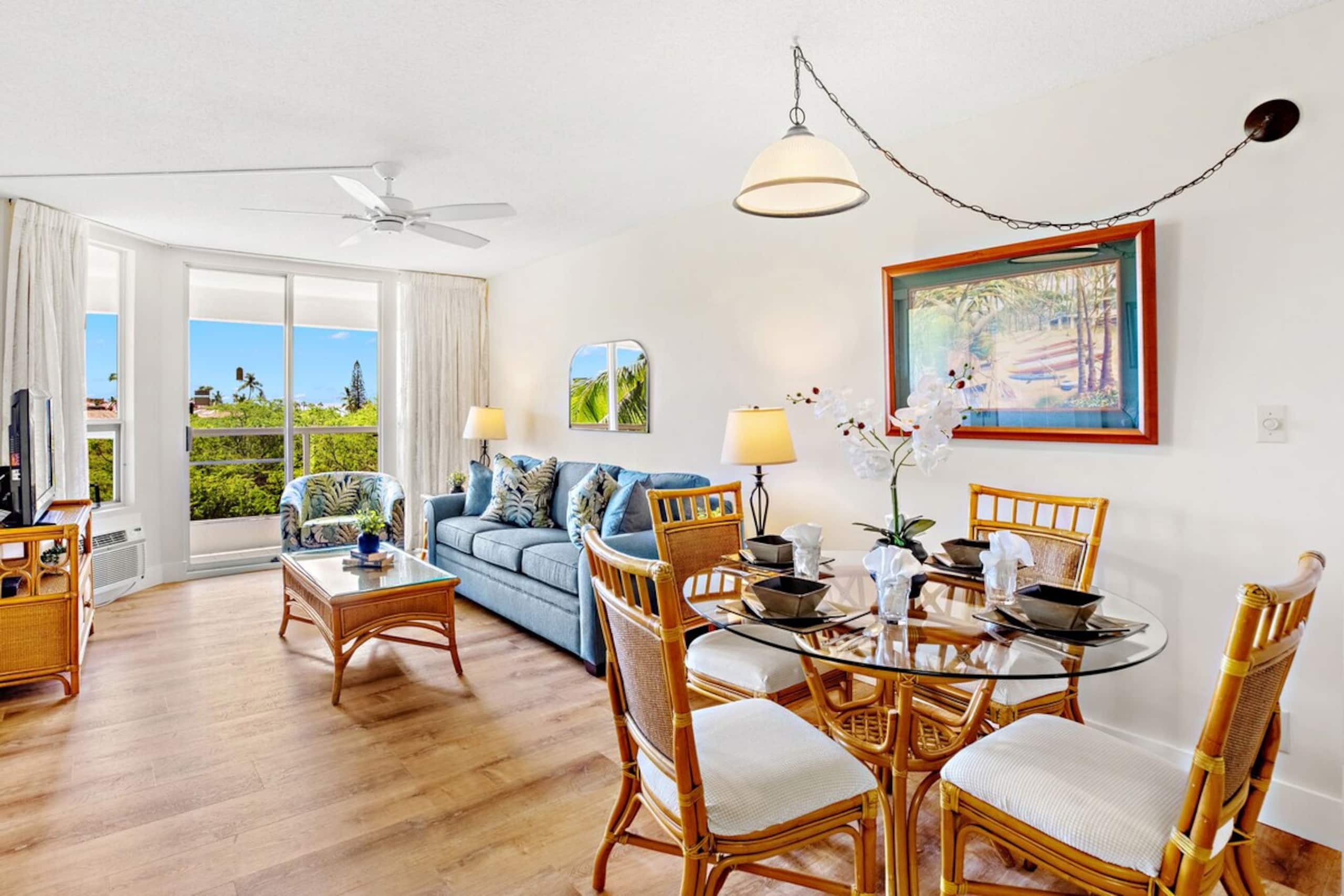 Bright corner condo in Kihei - Photo 9