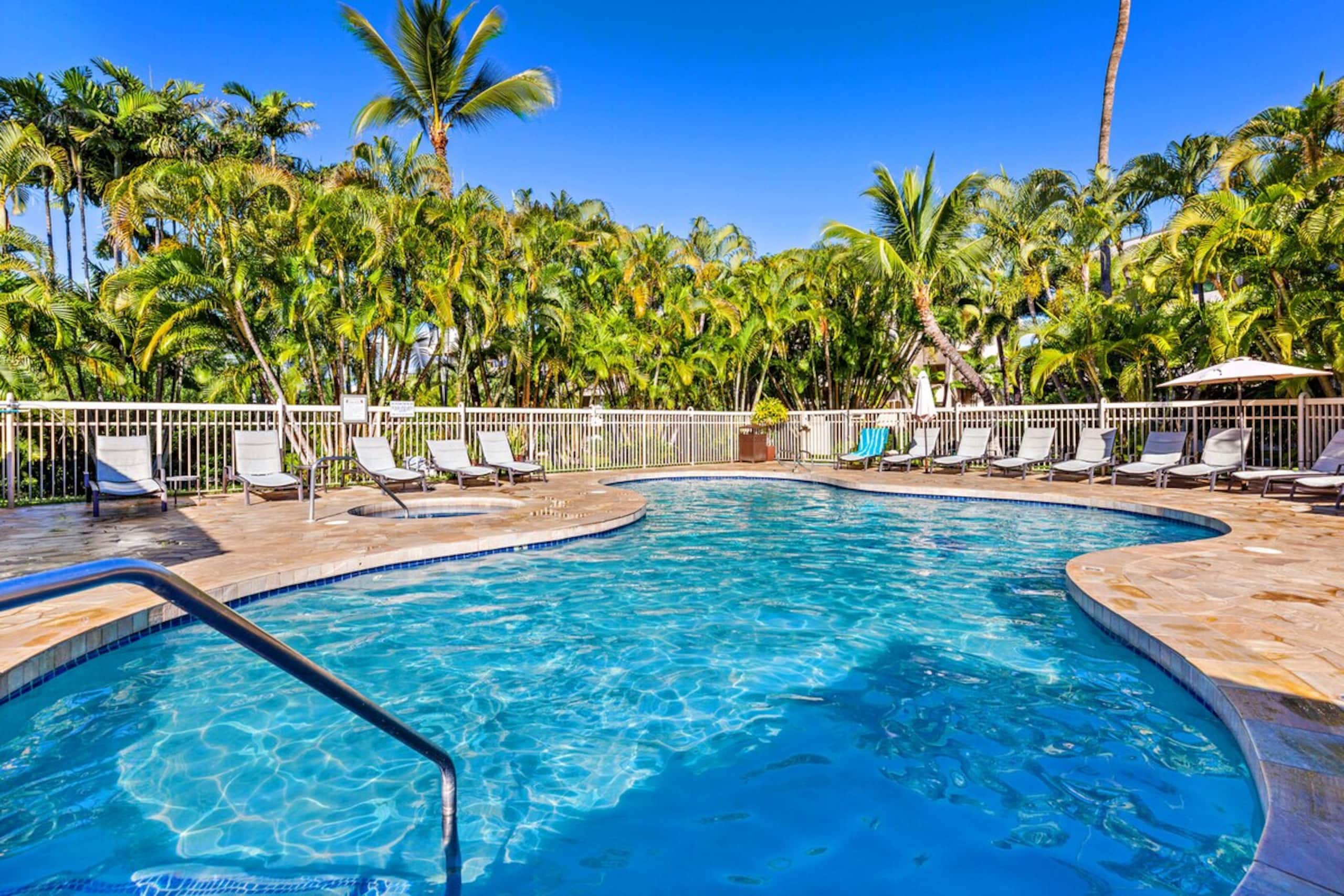 Bright corner condo in Kihei - Photo 24