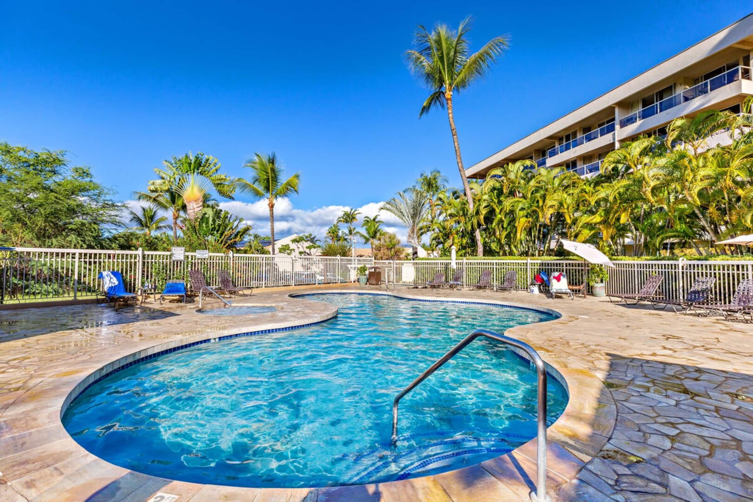 Bright corner condo in Kihei - Photo 31