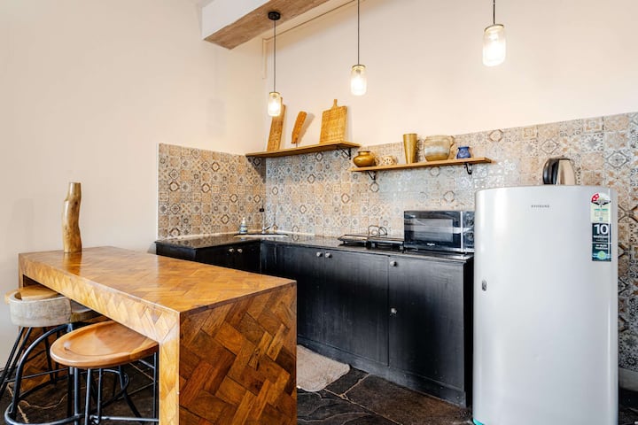 Full kitchen image 1
