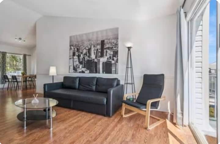 Cozy 2 Bedroom Condo Close To Airport And Parks - Orlando