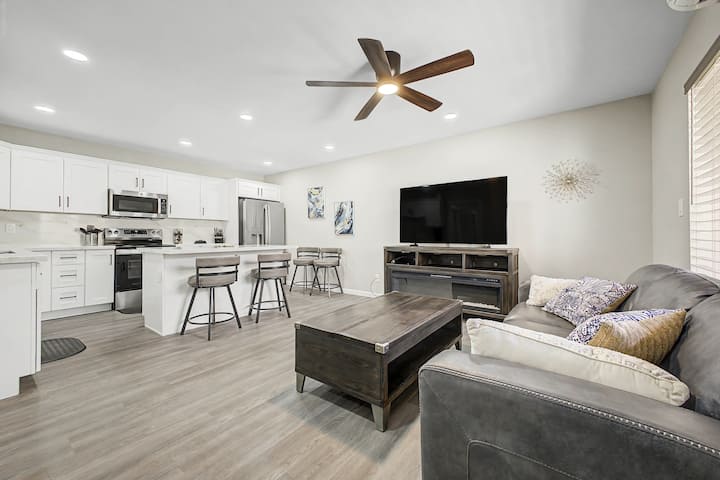 Pool & Hot Tub Access! Superstition Mtn Condo - Apache Junction, AZ