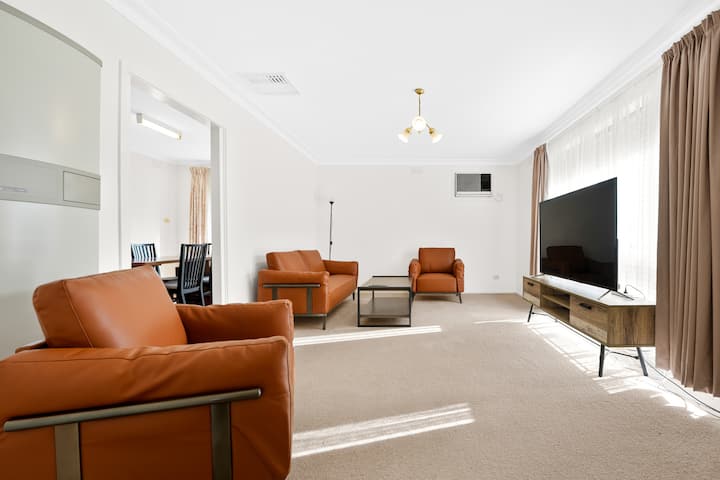 Prime Location &Walk To Cranbourne Park Sc/station - Cranbourne