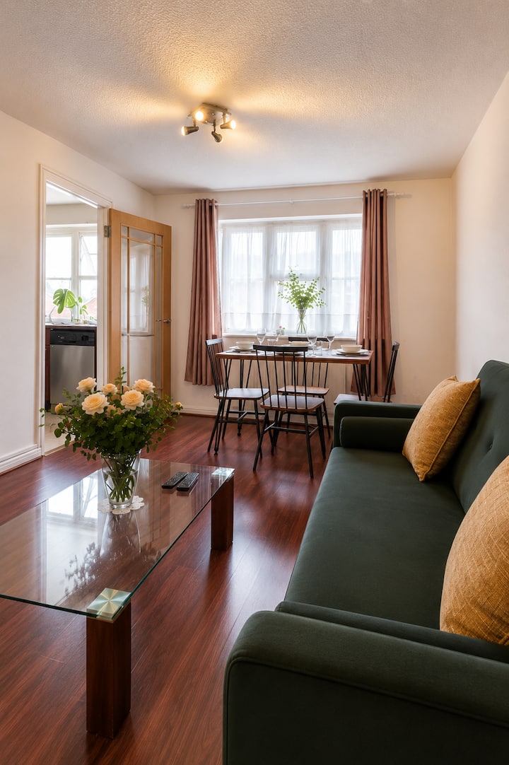 1-bed Flat | Sleeps 3 | Self Check-in & Parking - Hayes