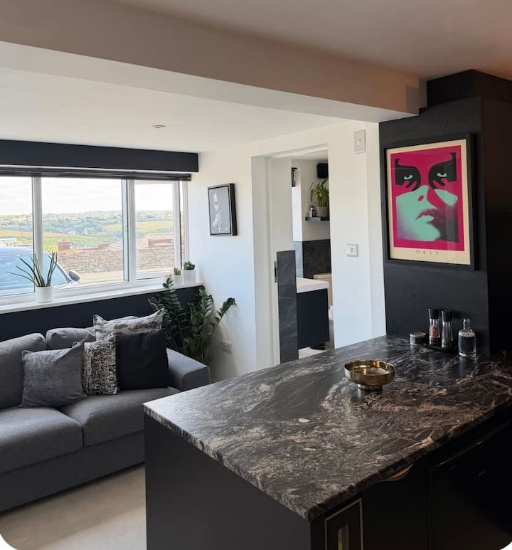 Modern Apartment With Parking | Newquay - Newquay
