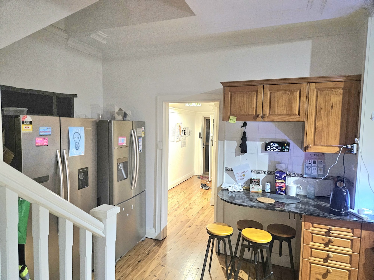 Clean & Quiet Stay in Friendly House