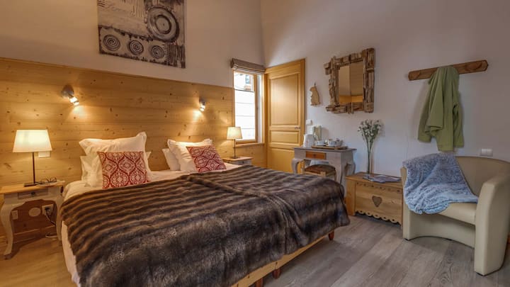 Chambre Meublée Triple - Balcon, Vue Glaciers - La Grave